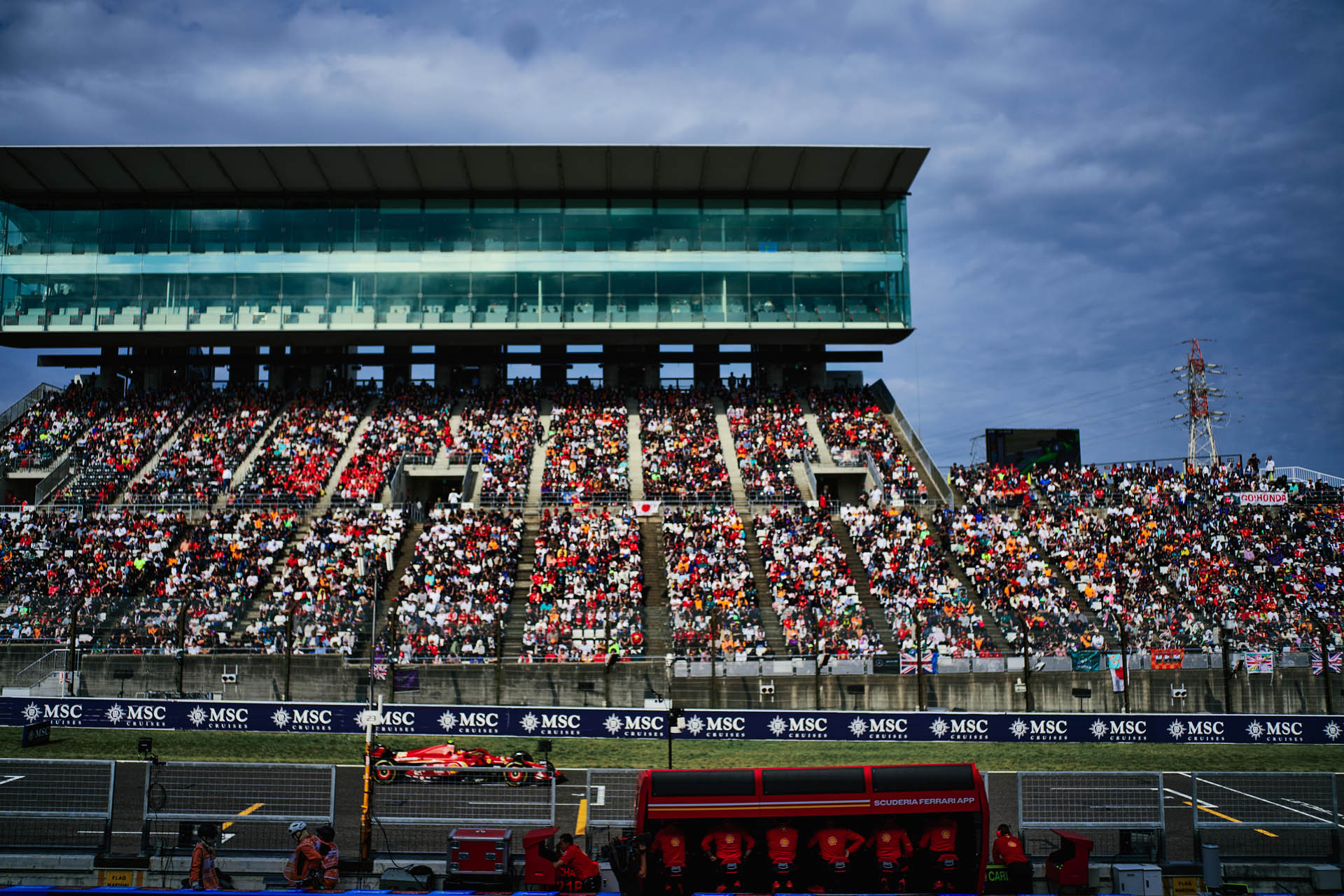 240061-scuderia-ferrari-japanese-gp-sunday bf7e75bc-7433-4bcd-bb22-ed6a50f53c32