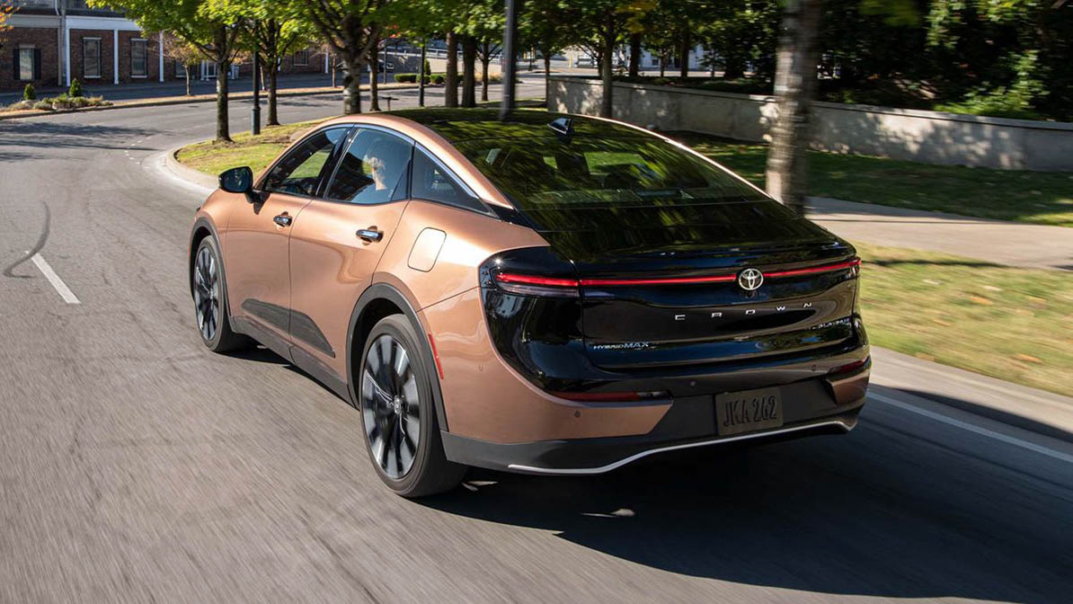 2023 crown 10