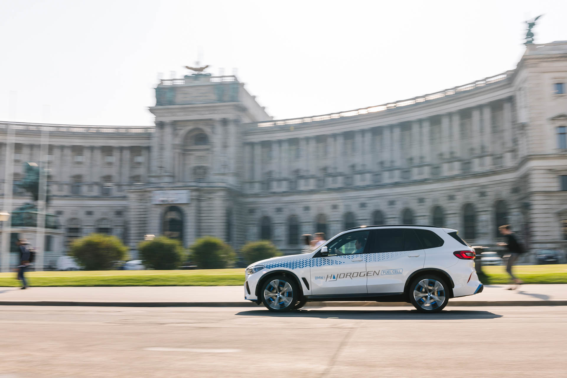 bmw-ix5-hydrogen-in-austria 03