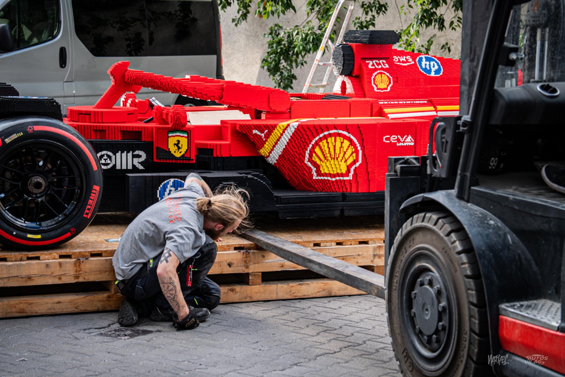 HB PHOTO LEGO Ferrari 260709-4