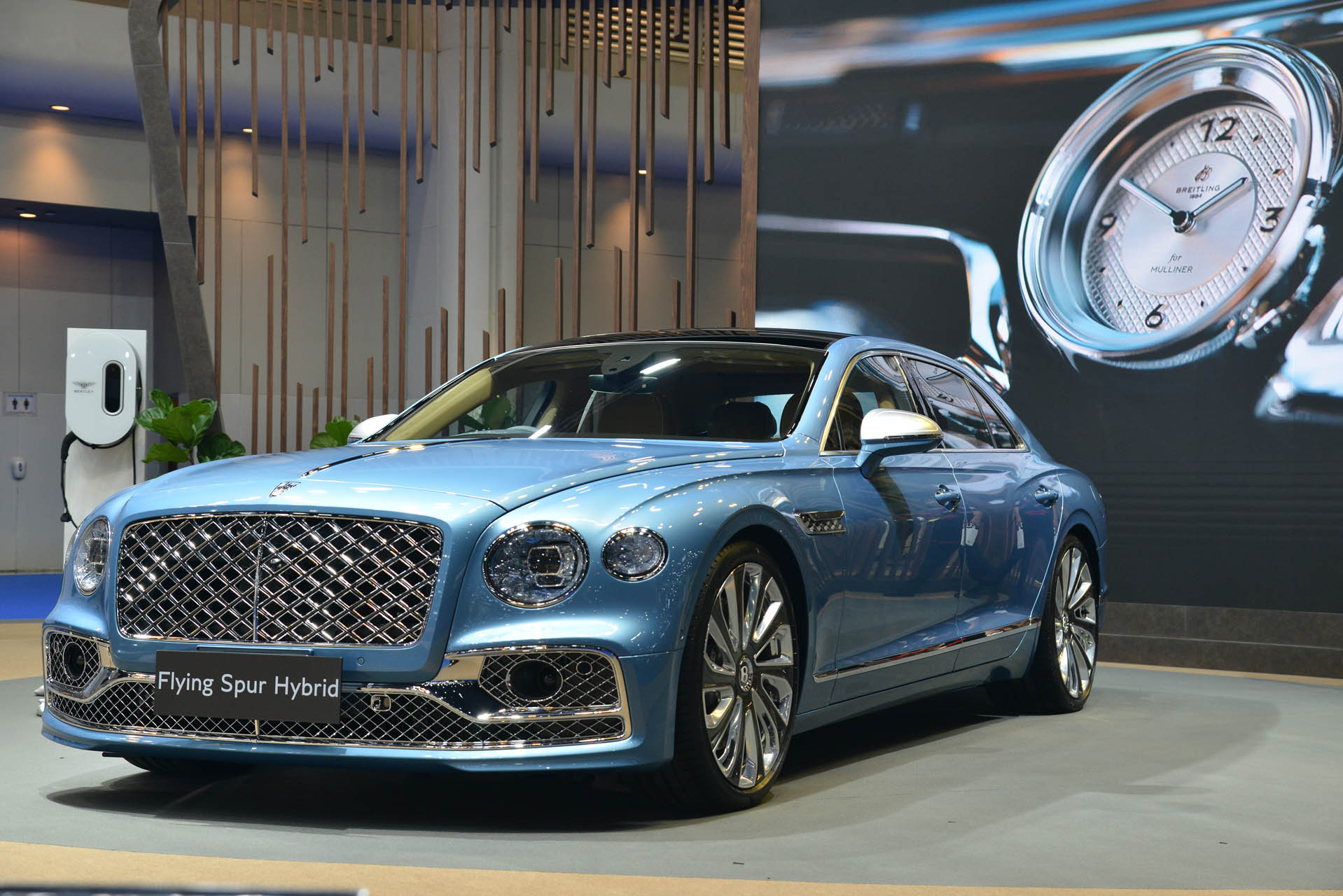 66 03 21 Bentley by  8