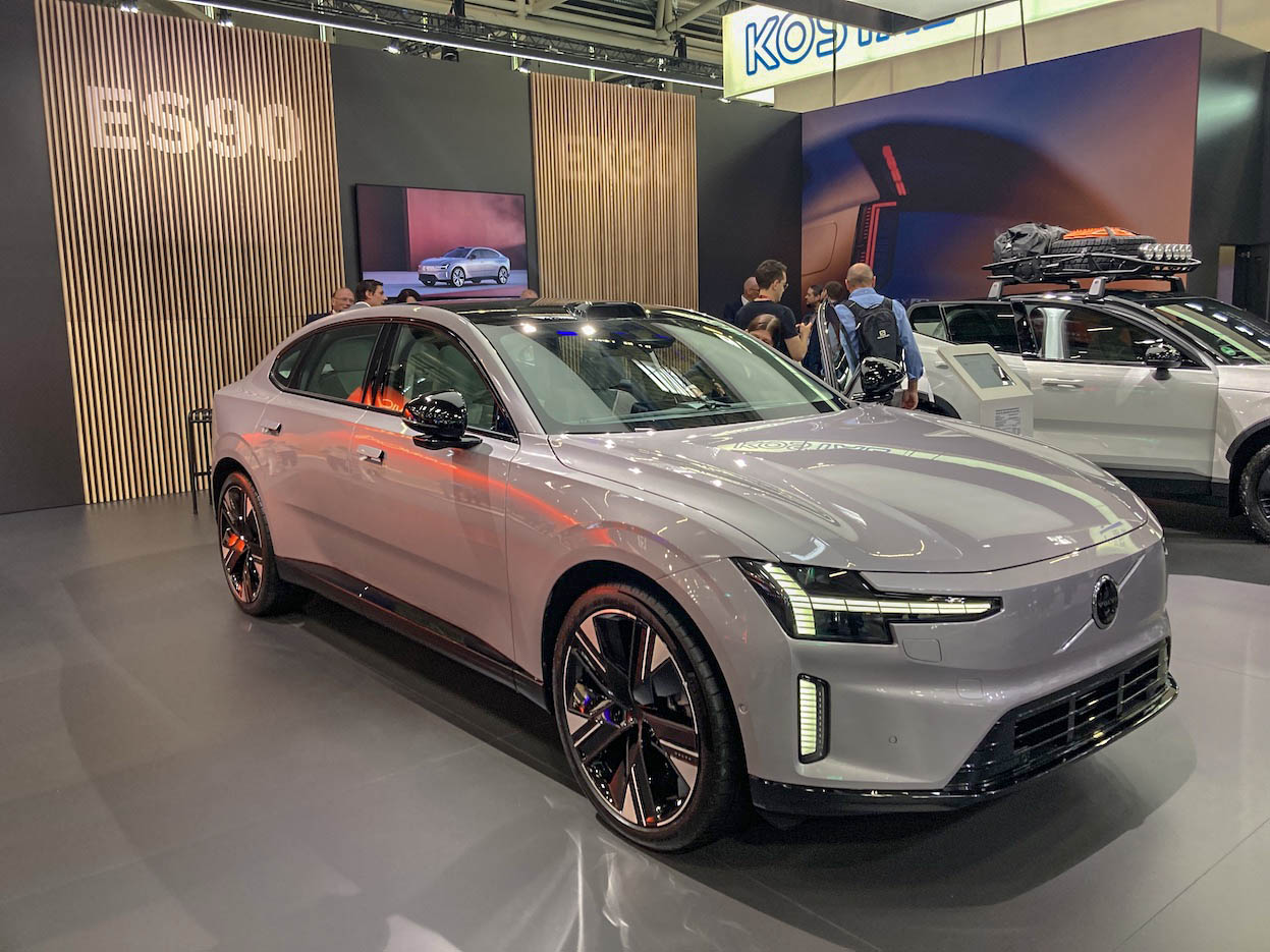Volvo ES90
