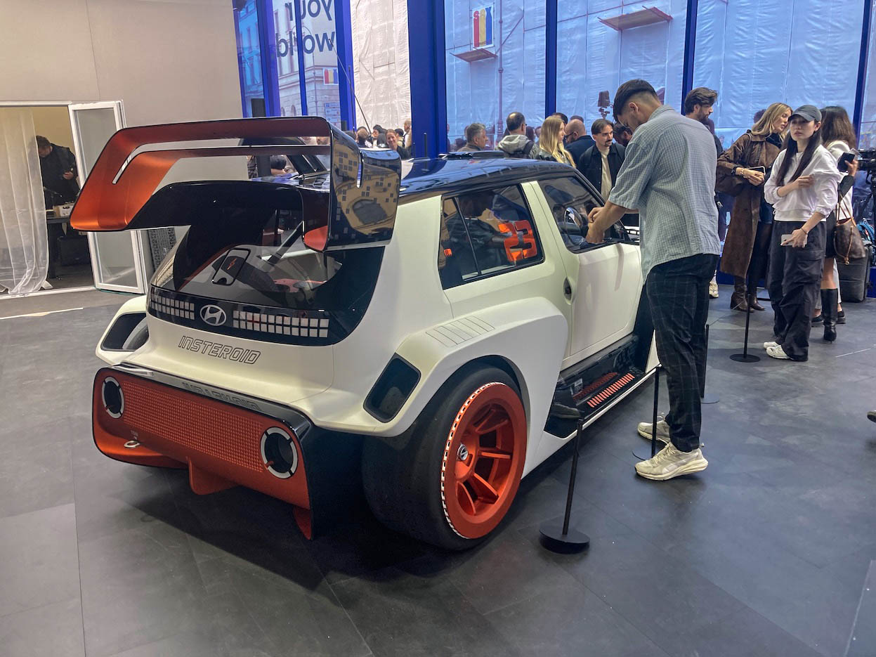 Hyundai Insteroid 01