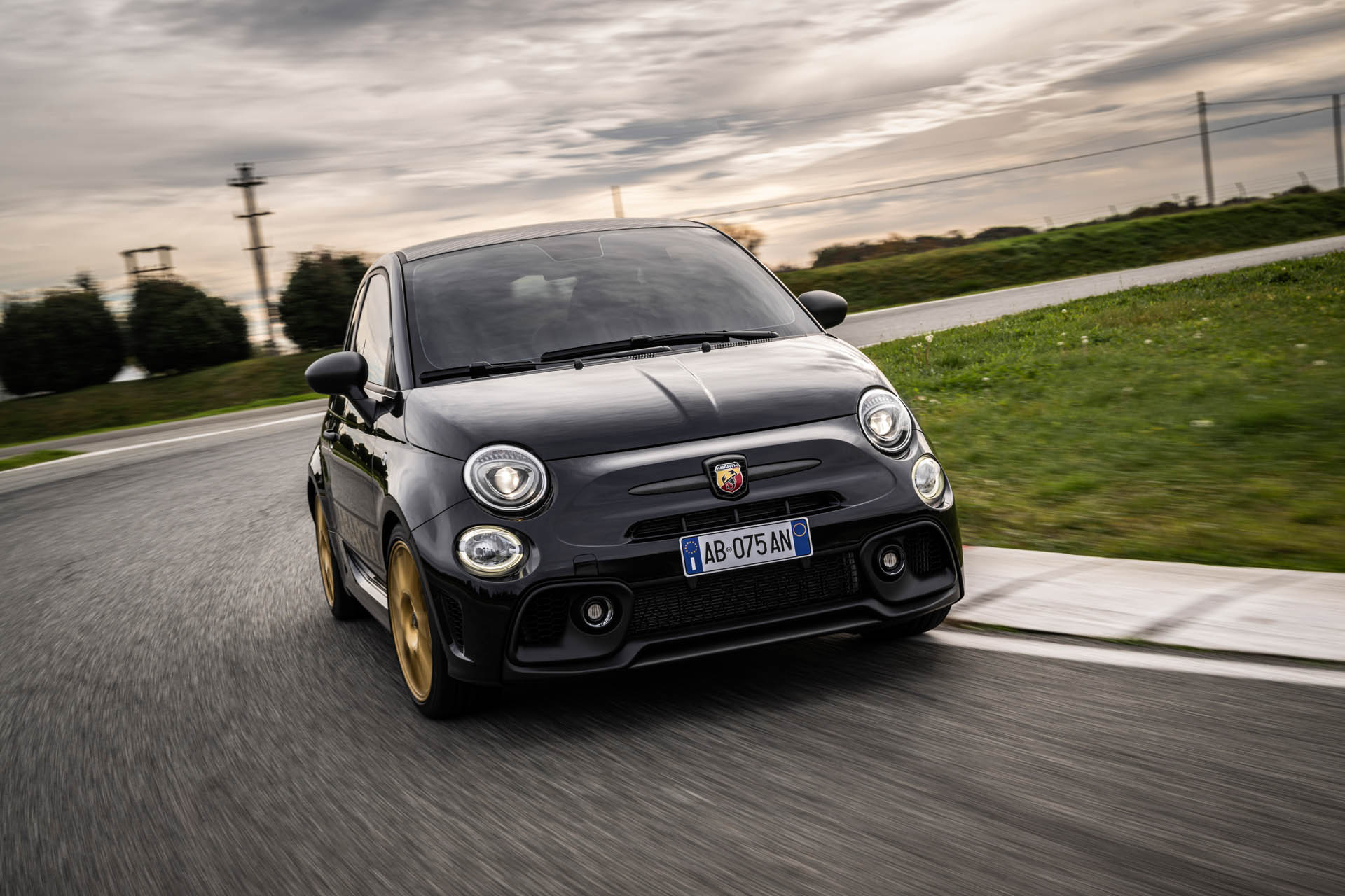 Abarth 75 Anniversario 04