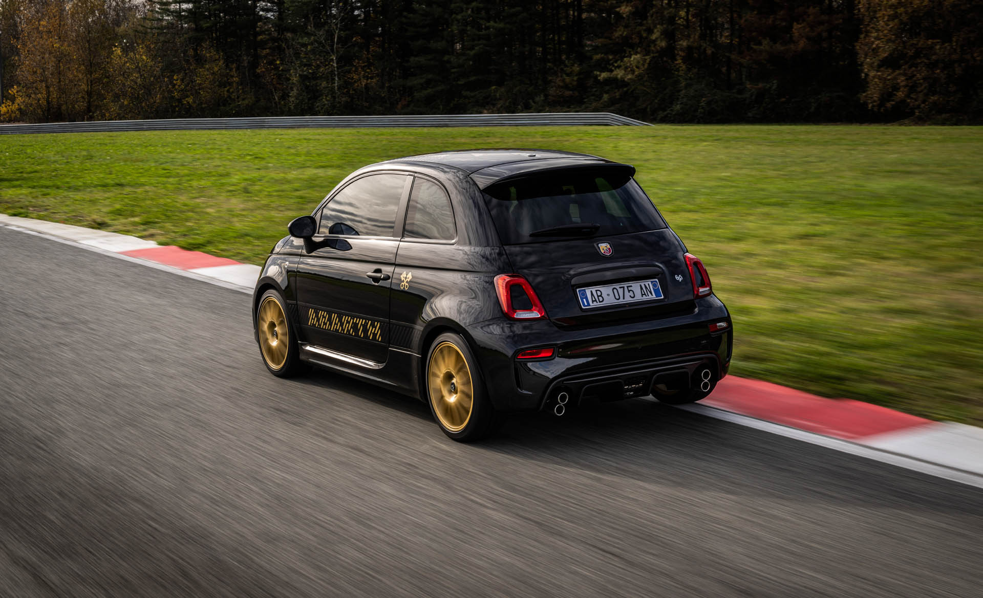 Abarth 75 Anniversario 07