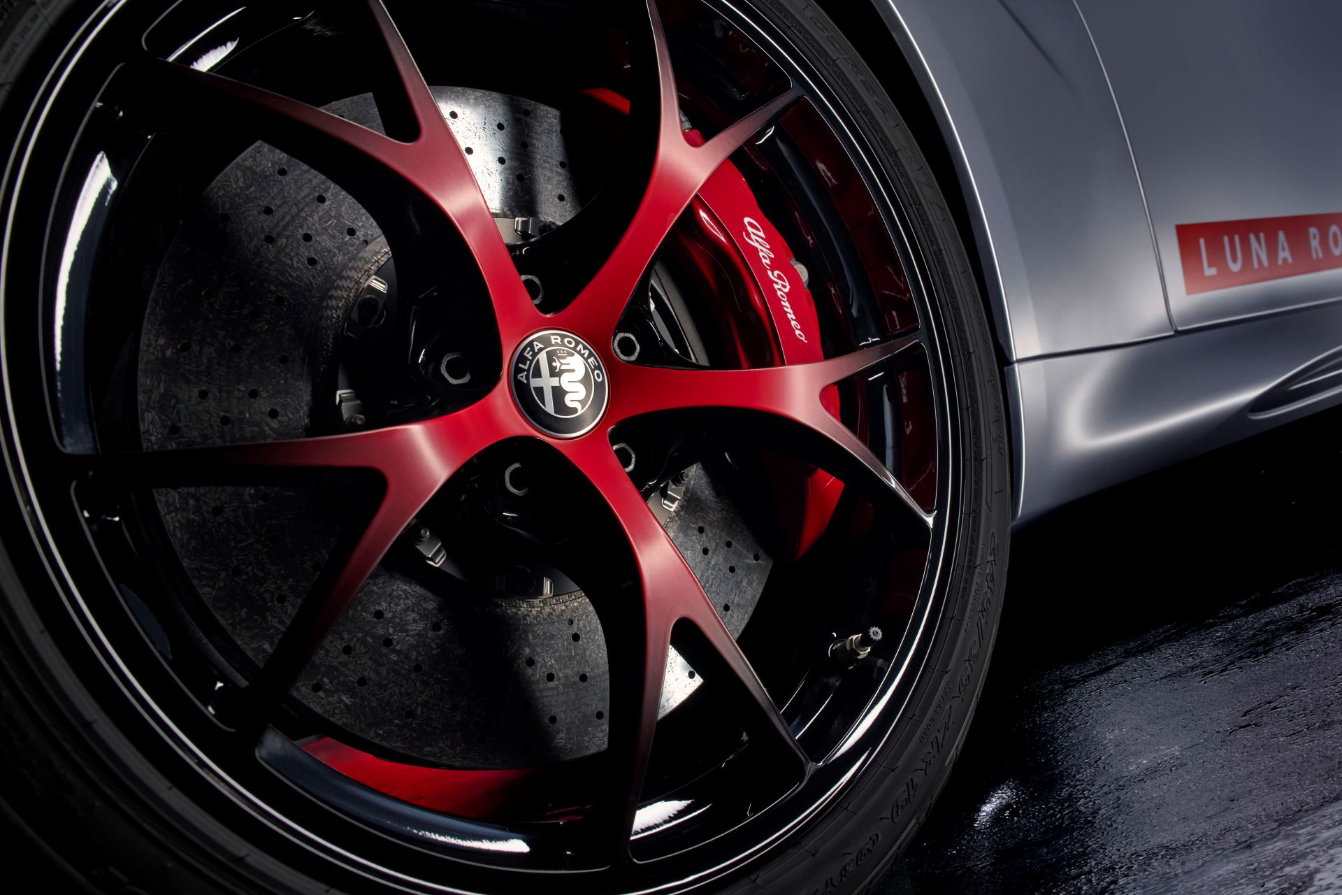 alfa romeo giulia quadrifoglio luna rossa 10