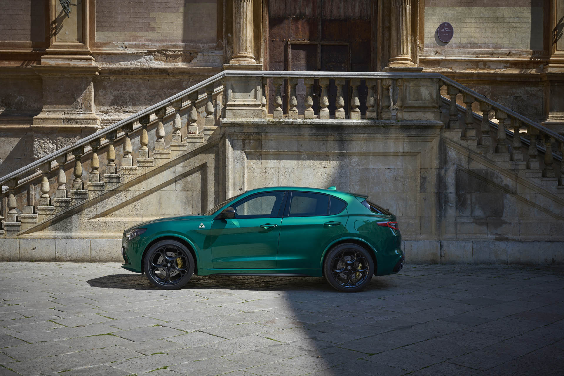 Alfa Romeo Stelvio Q 100 Anniversario 05