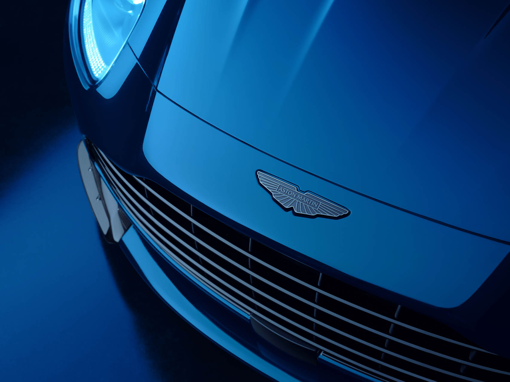 Aston Martin DB12 S 06