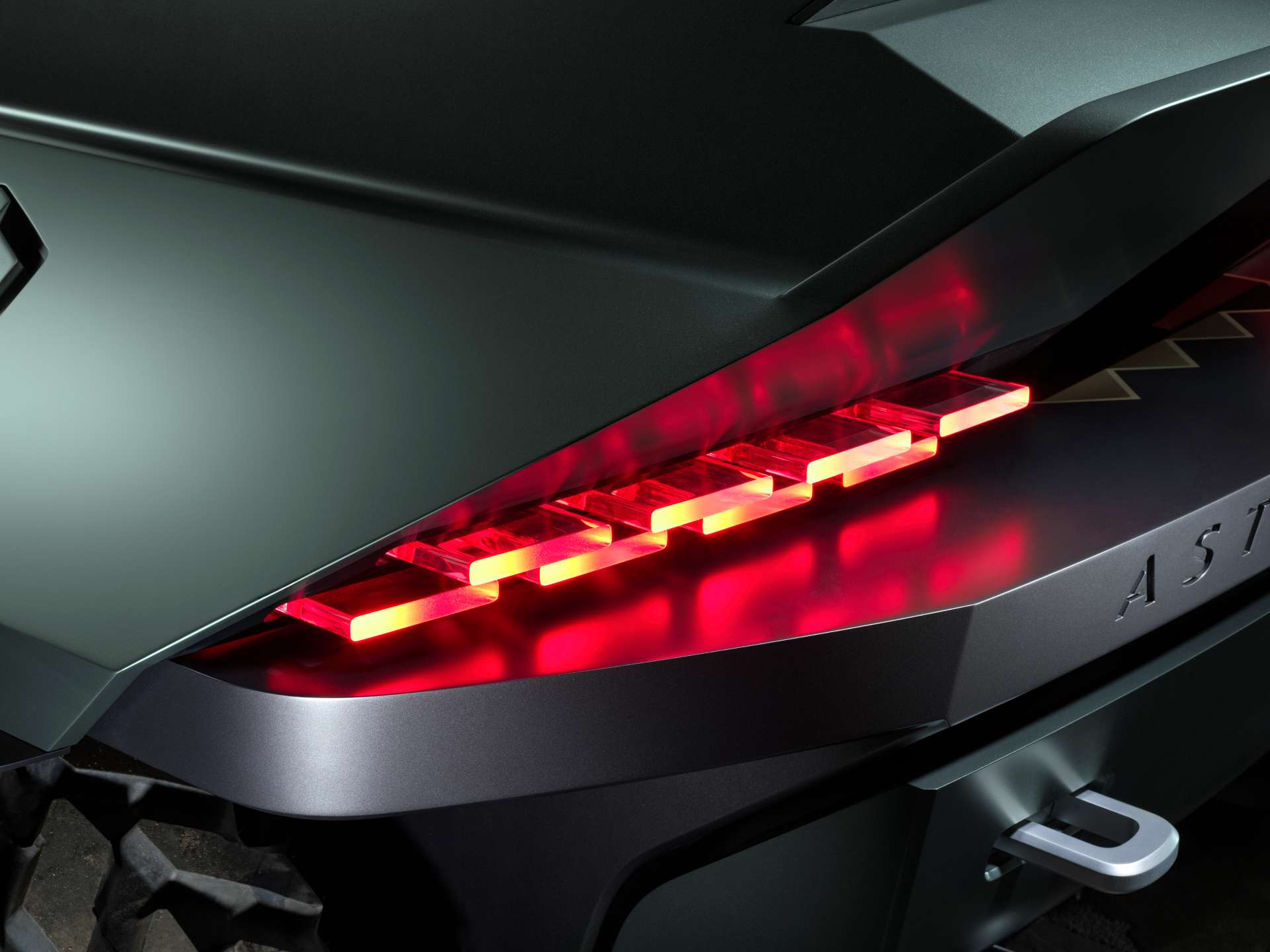 AstonMartin-Dreadnought 07