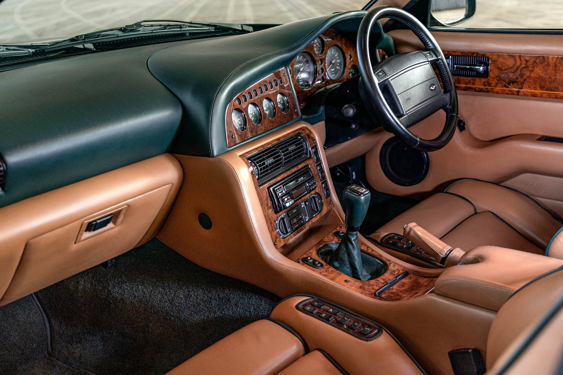 Aston Martin V8 Vantage V550 24