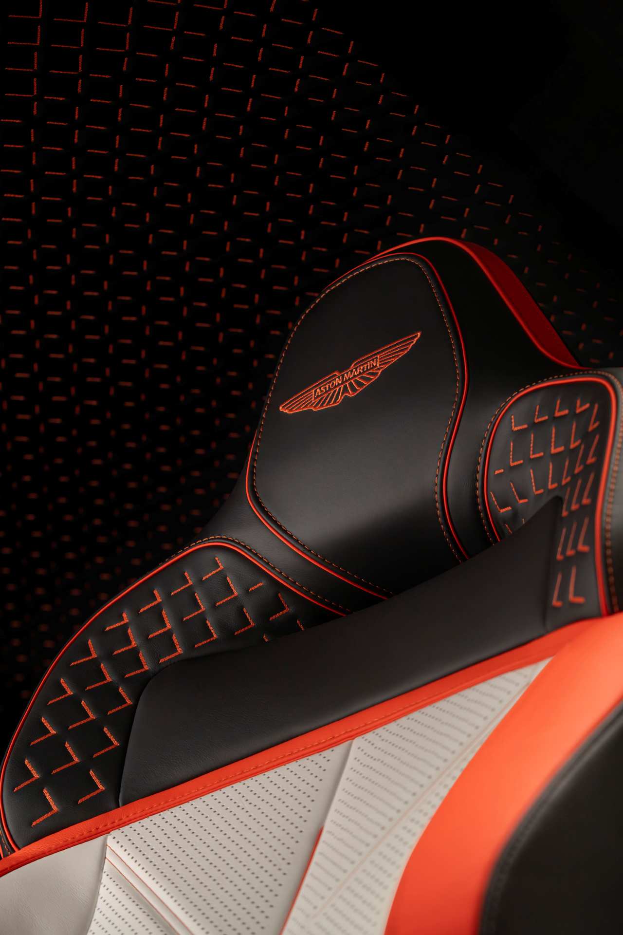 Aston Martin Valen 14