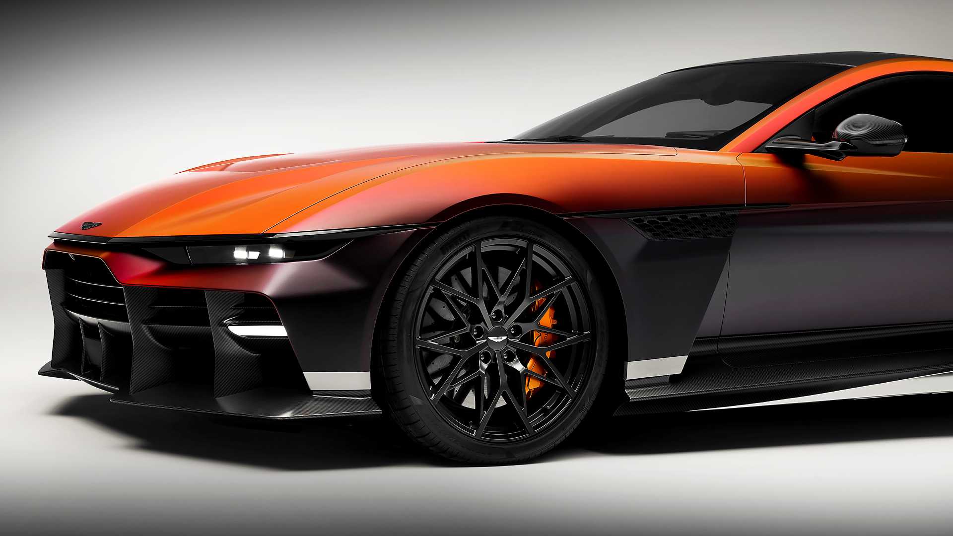 Aston Martin Valen 16
