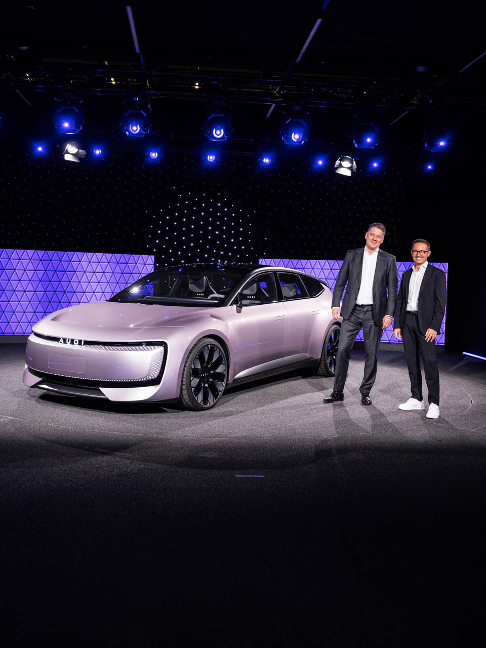 AUDI E concept 12