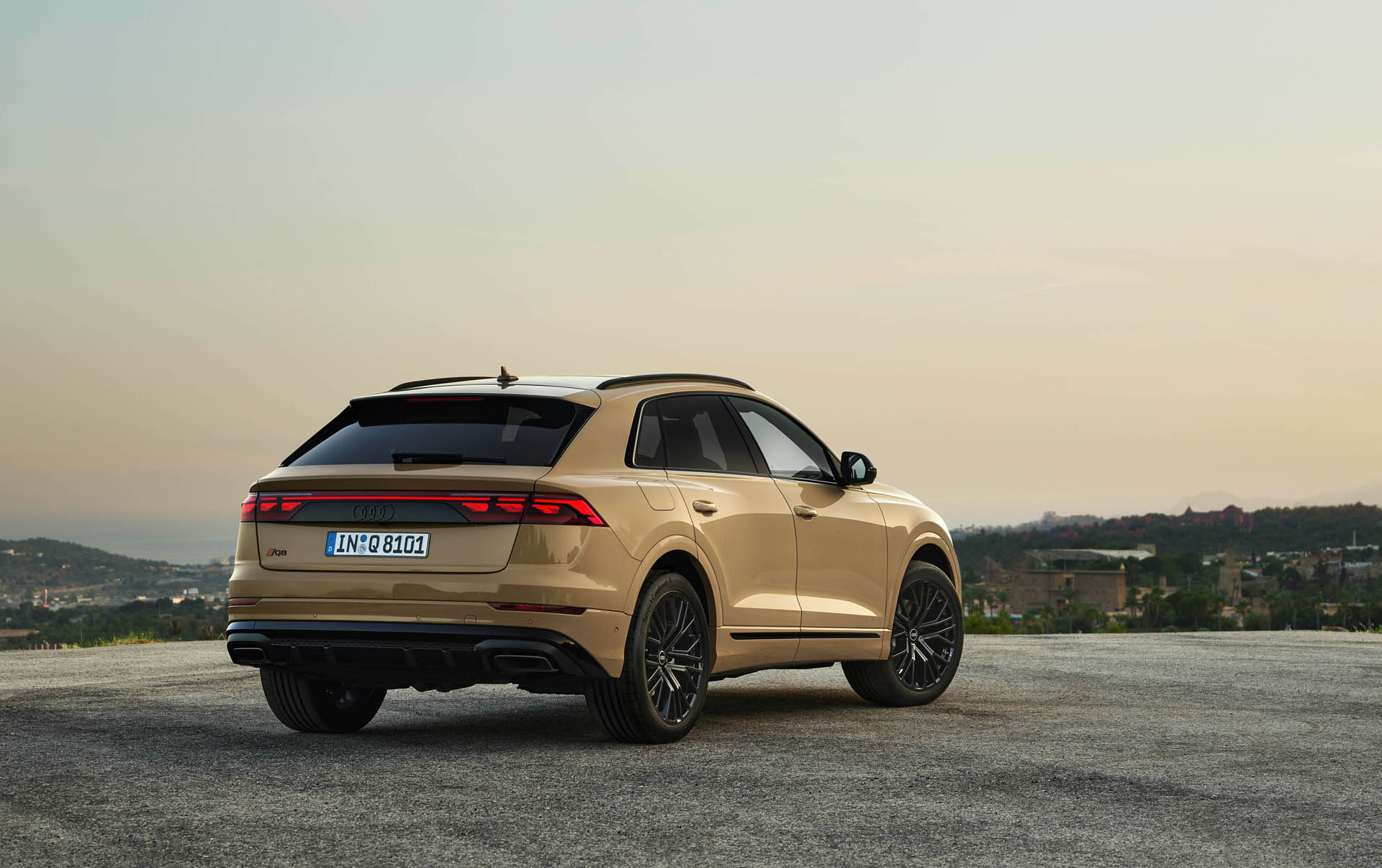 Audi Q8 2023 02