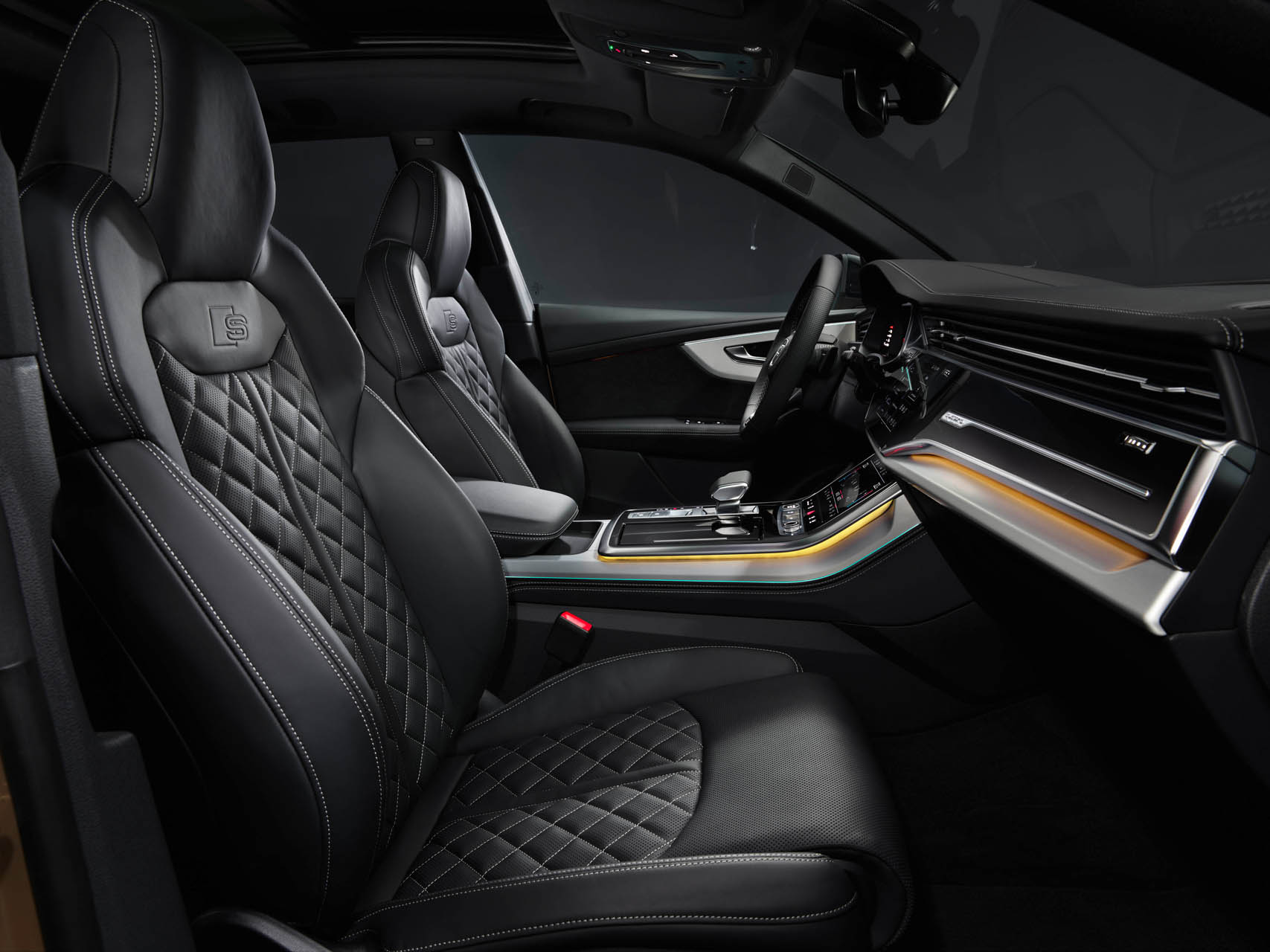 Audi Q8 2023 44