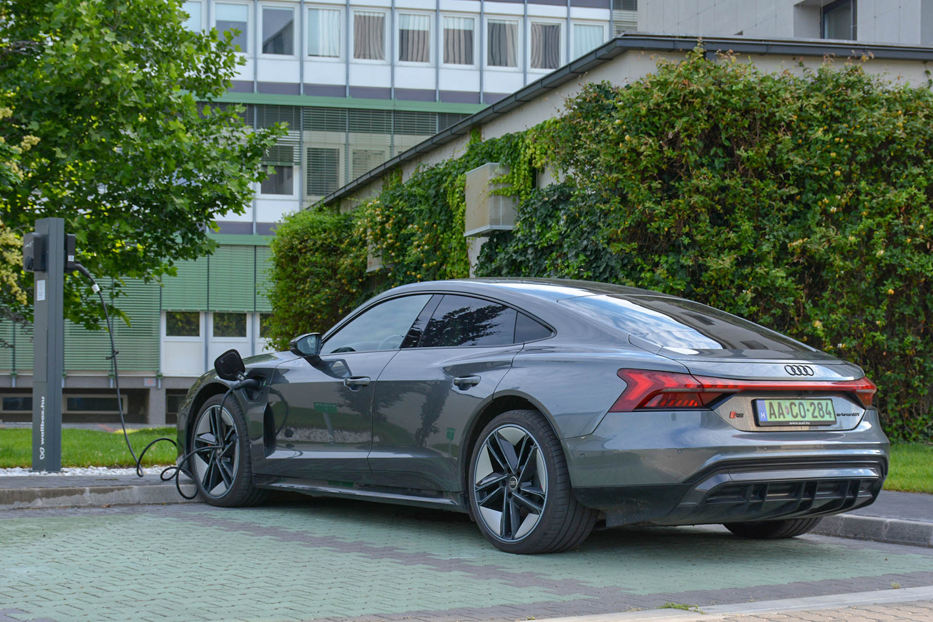 Audi e-tron GT RS 19