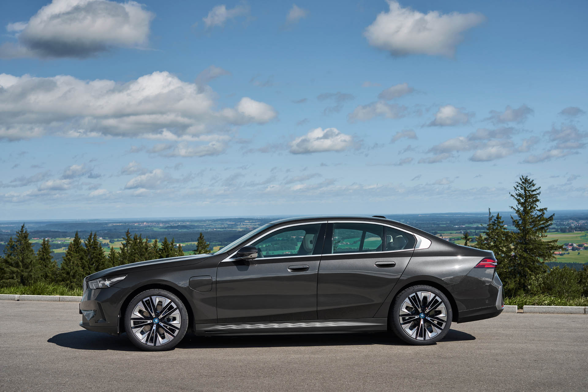 BMW 530e 2023 13