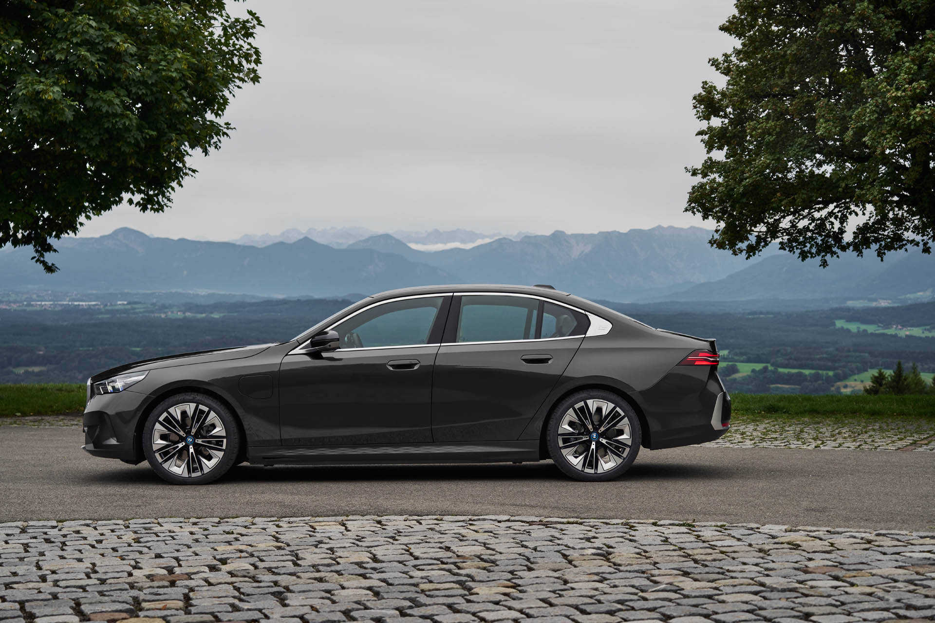 BMW 530e 2023 14