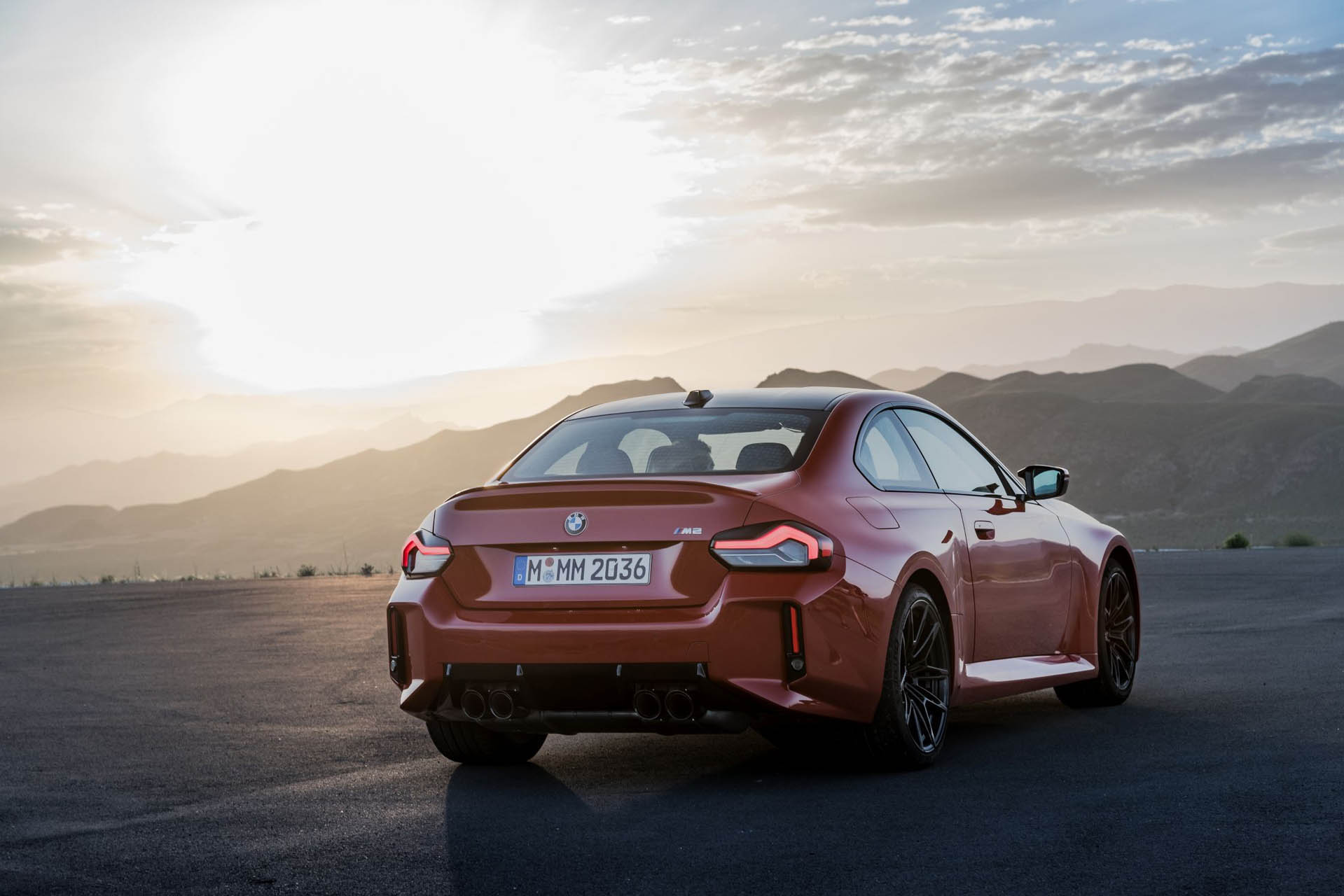 bmwm2-2022ny01