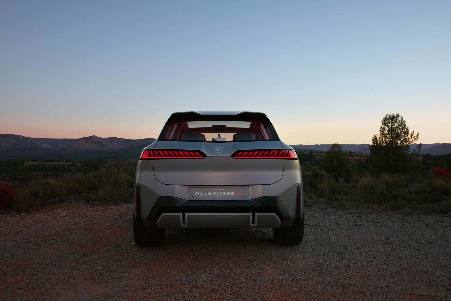 BMW Vision Neue Klasse X 04