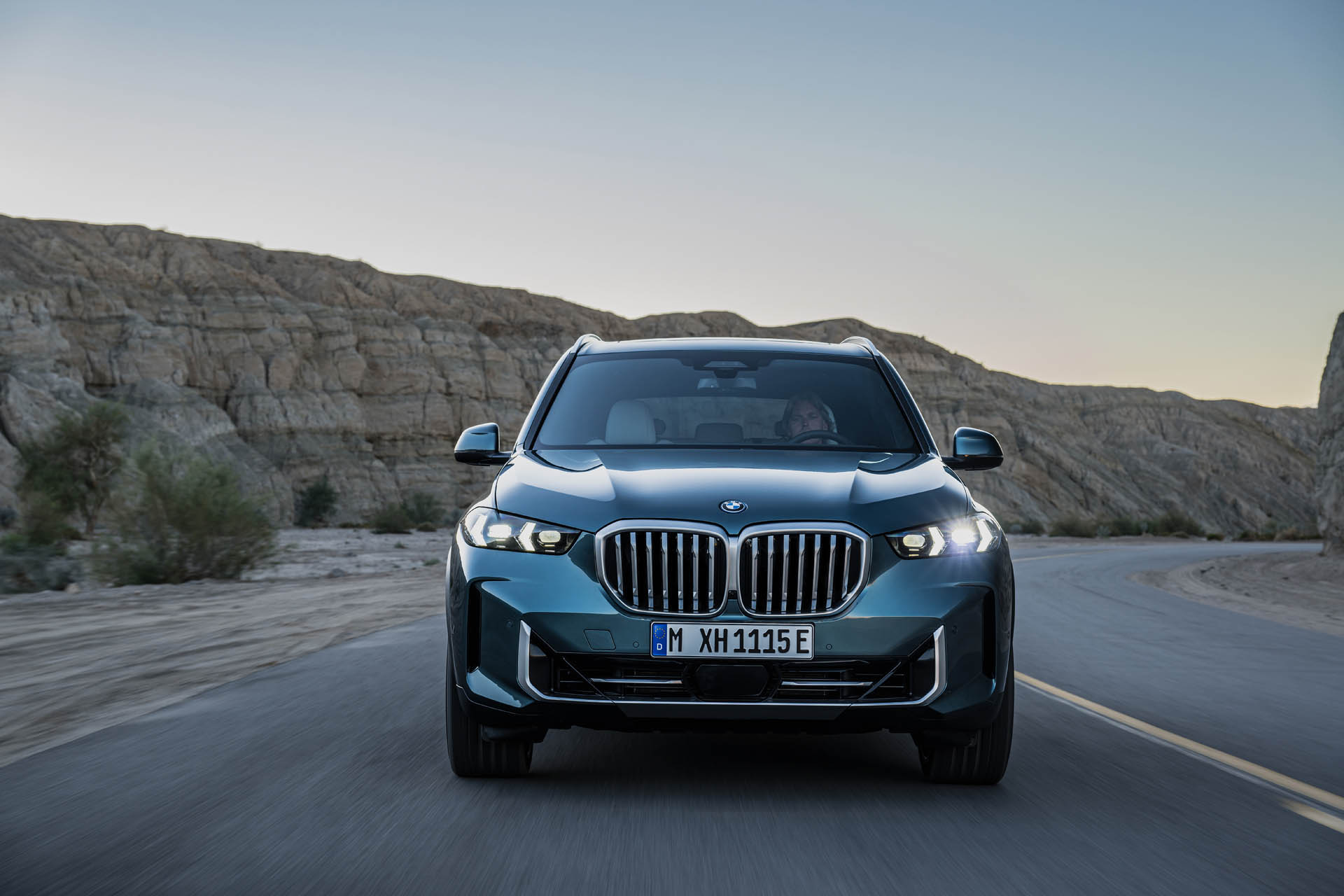 bmwx5-2023d