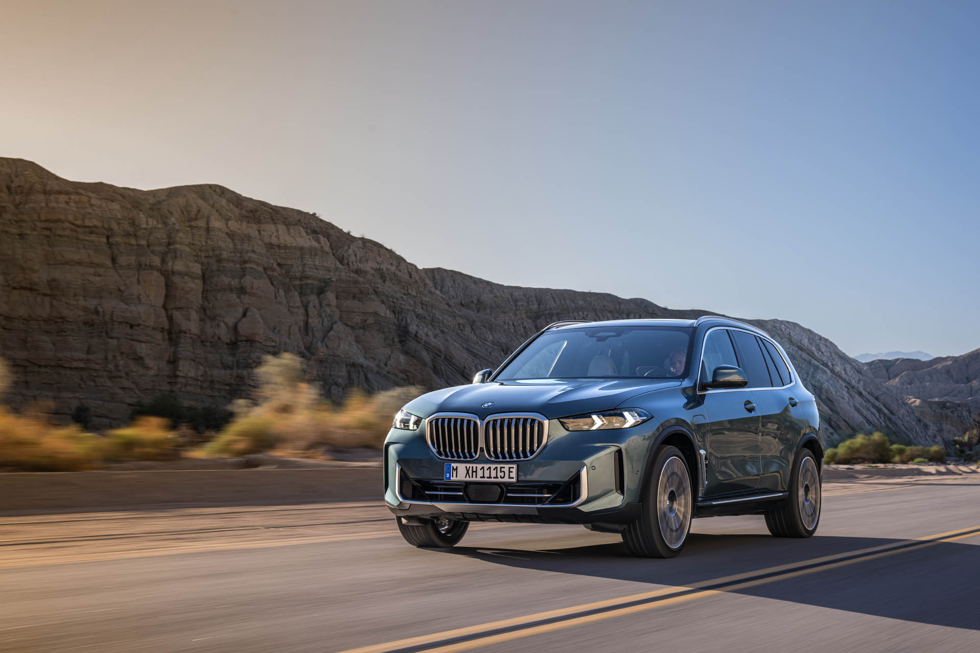 bmwx5-2023e