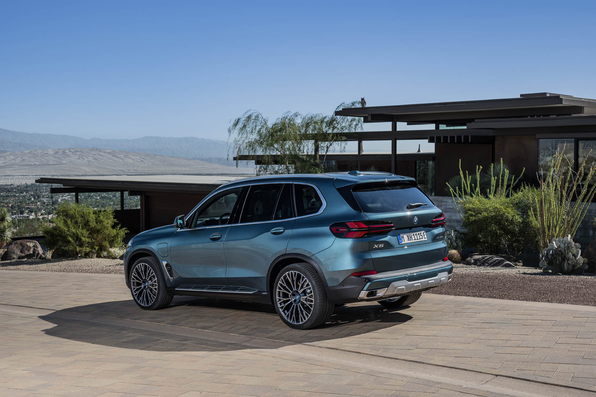 bmwx5-2023o