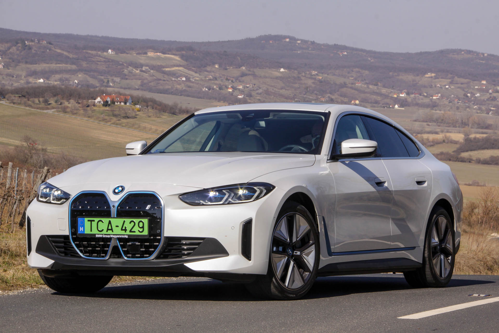 bmwi4edrive40cs01