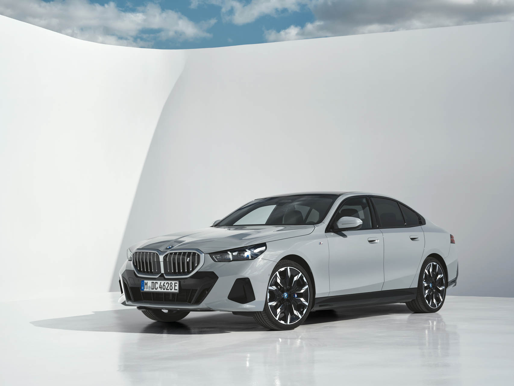 BMW i5 eDrive40 01