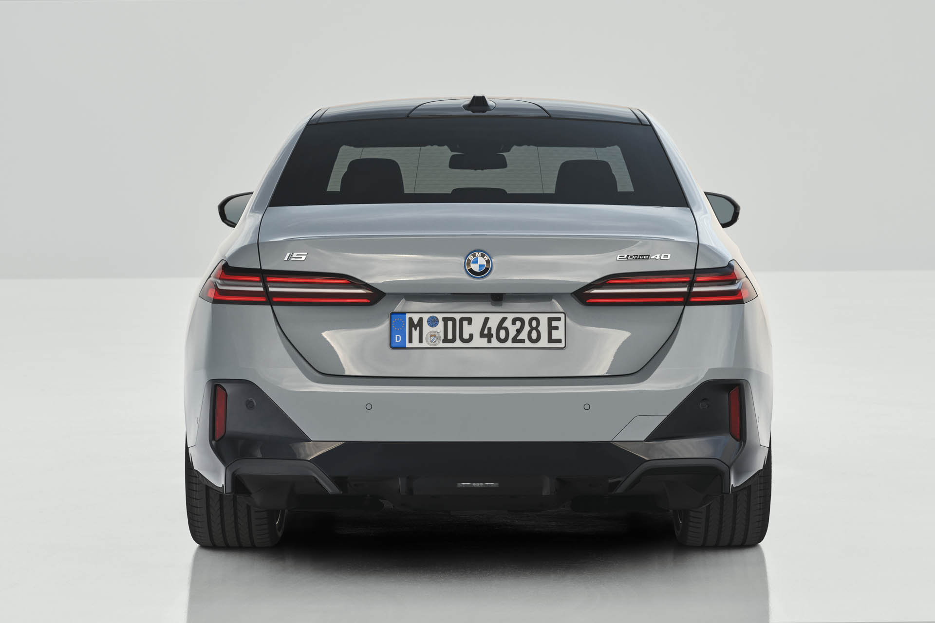 BMW i5 eDrive40 09