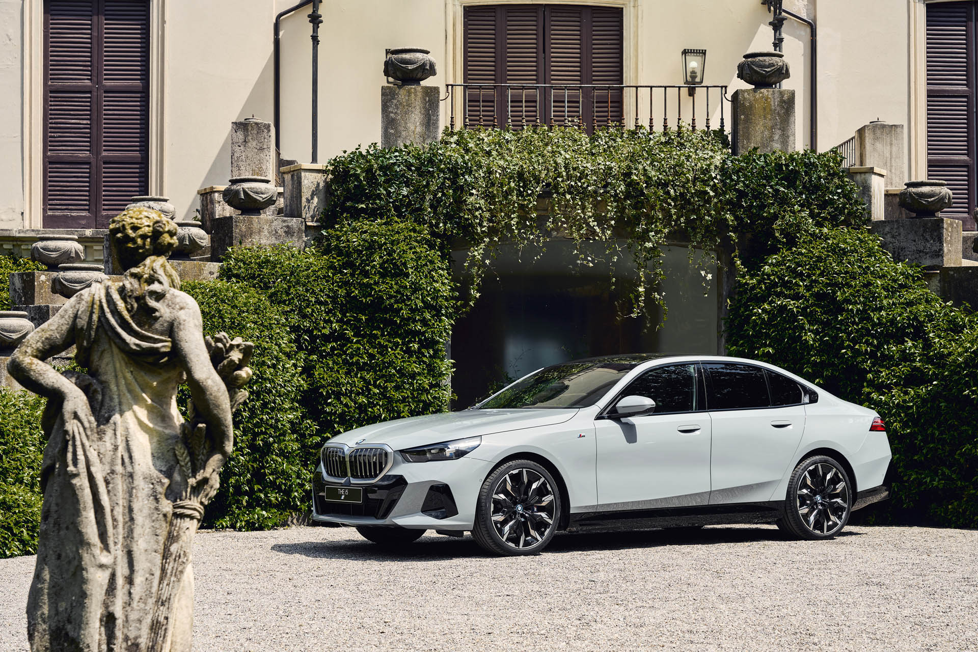 BMW i5 eDrive40 48