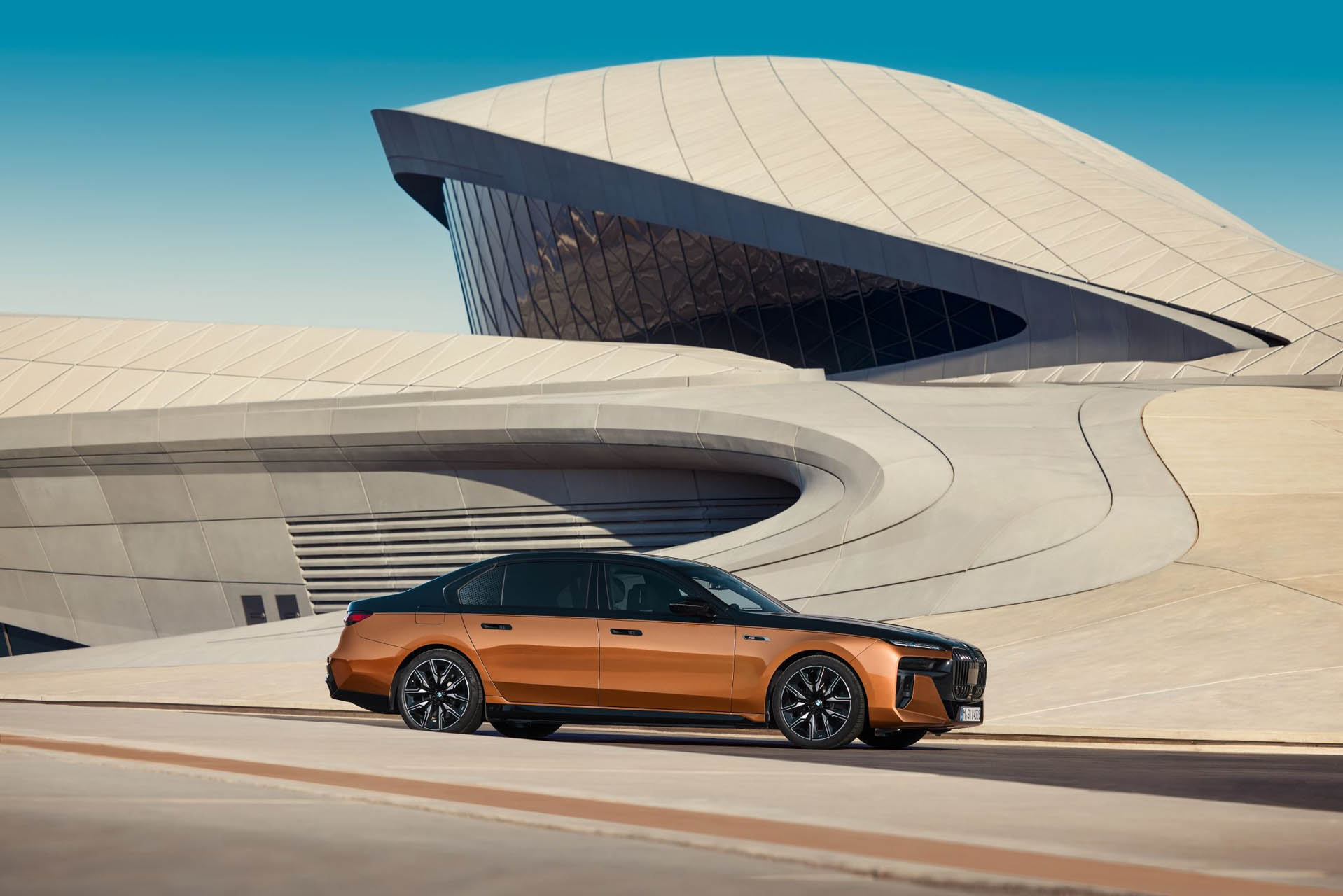 BMW i7 M70 xDrive 01