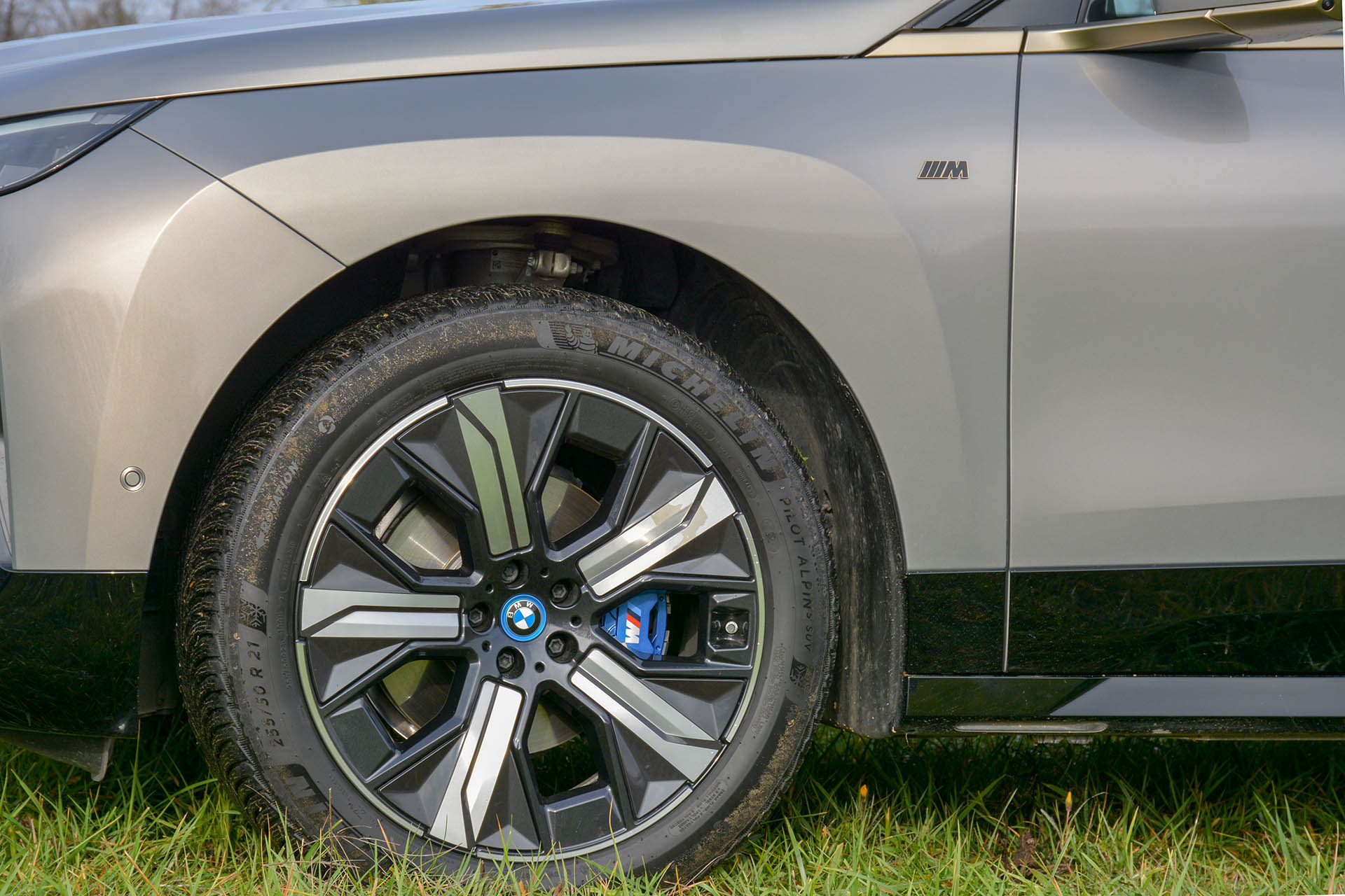 bmwixm60-2022sz