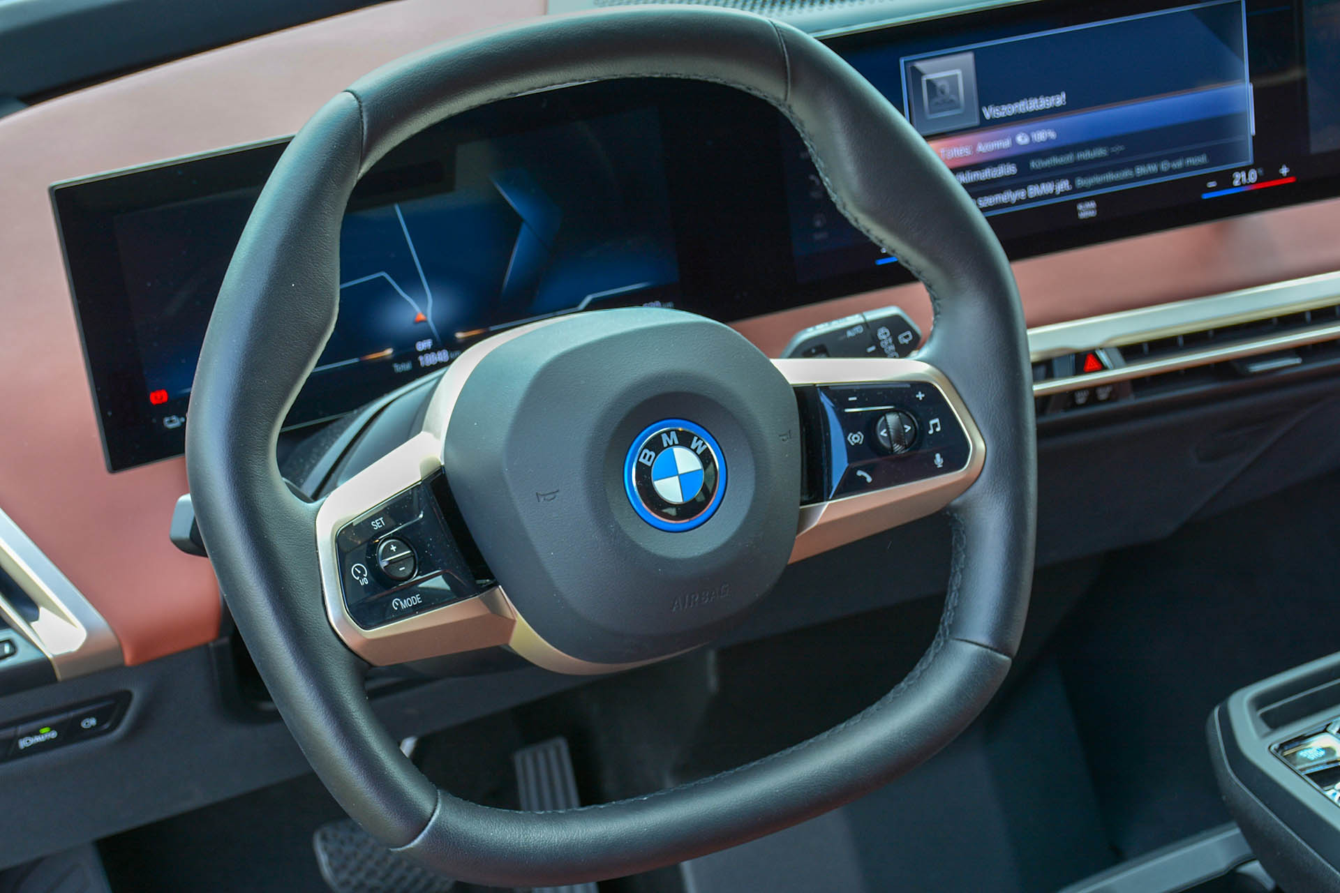 bmwiX50-2022k