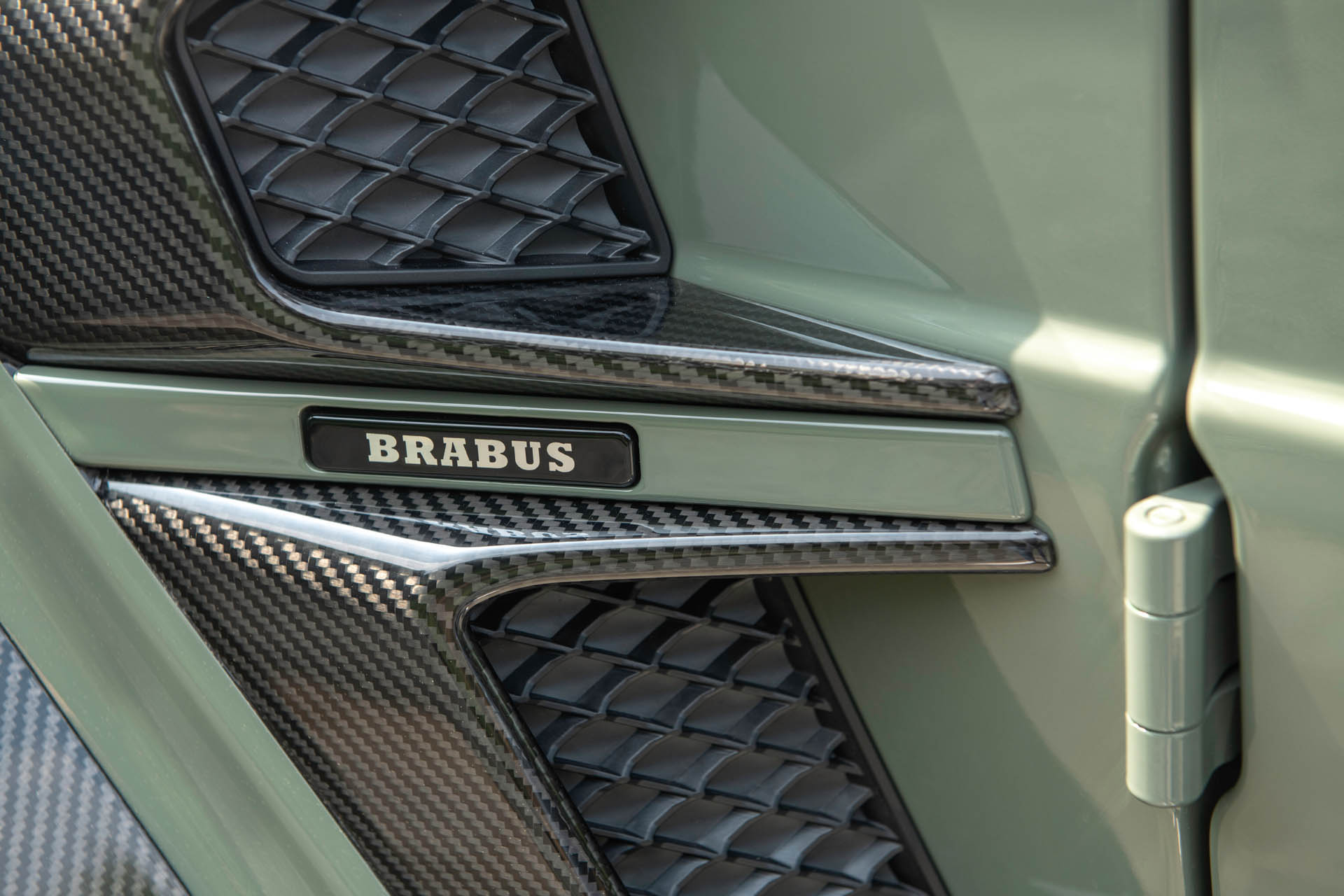 BRABUS 800 4x4 Stealth Green 18