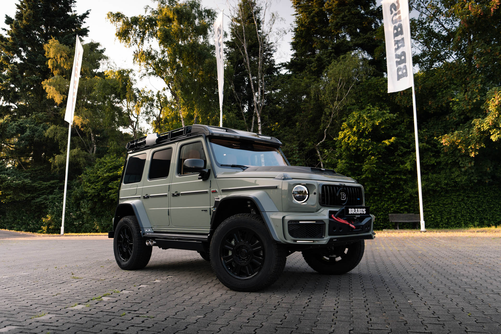 BRABUS 800 4x4 Stealth Green-M-AMG G 63 4x4 Outdoor 11