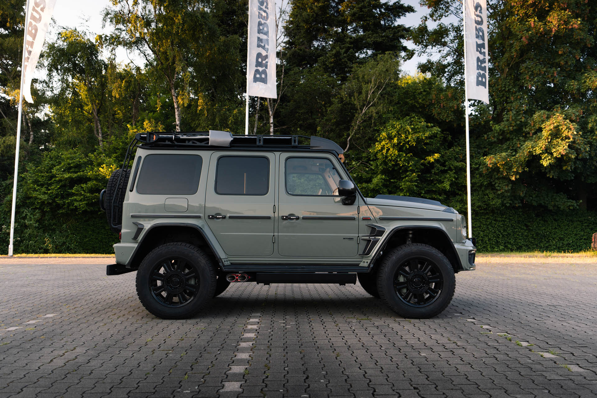 BRABUS 800 4x4 Stealth Green-M-AMG G 63 4x4 Outdoor 16