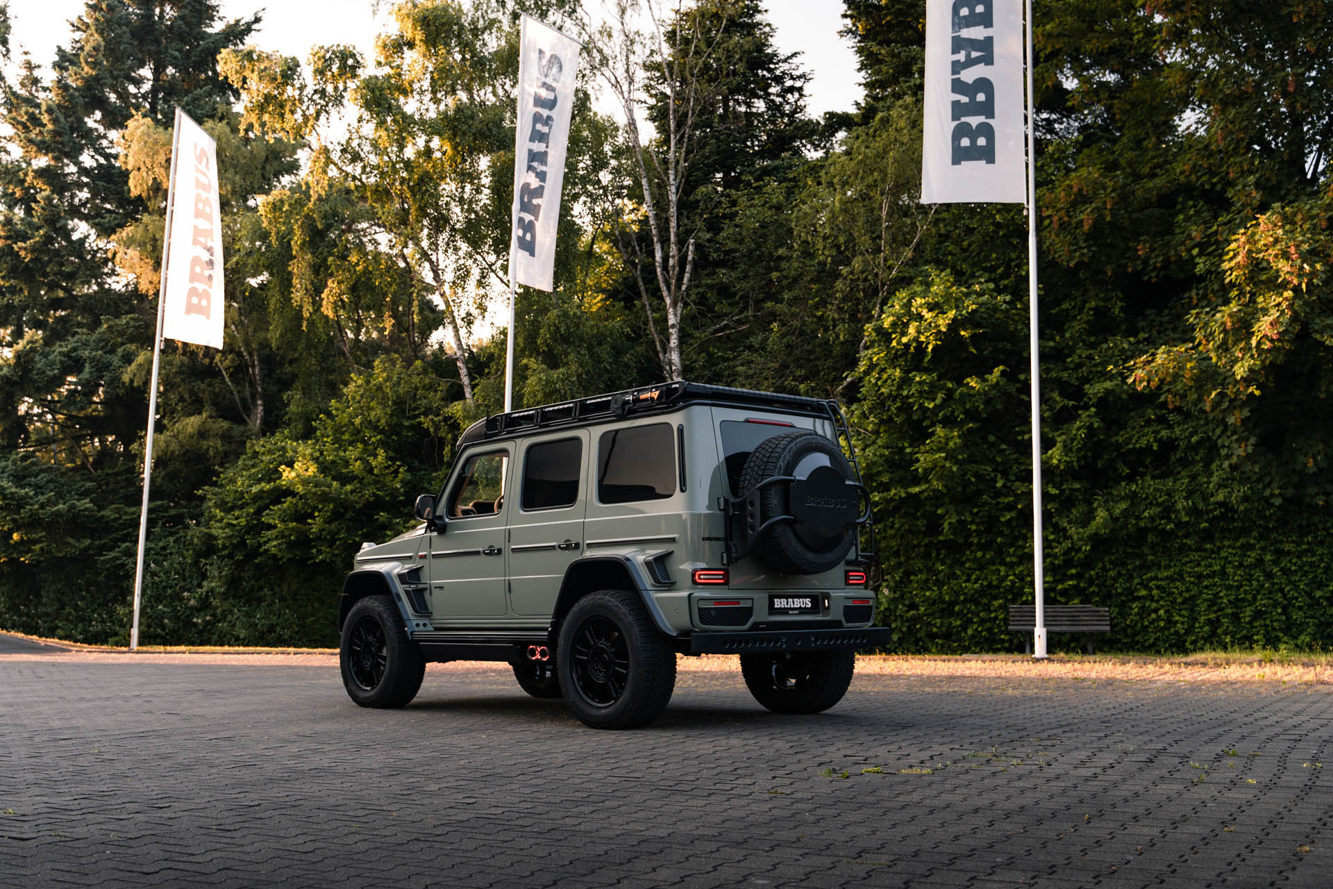 BRABUS 800 4x4 Stealth Green-M-AMG G 63 4x4 Outdoor 22