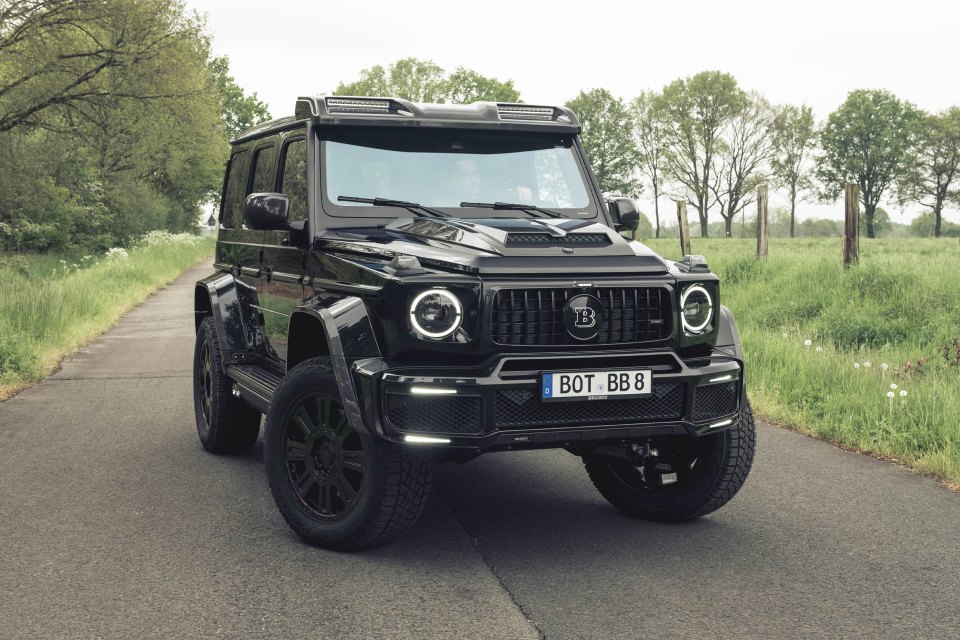 BRABUS 800 4x4 Superblack 03