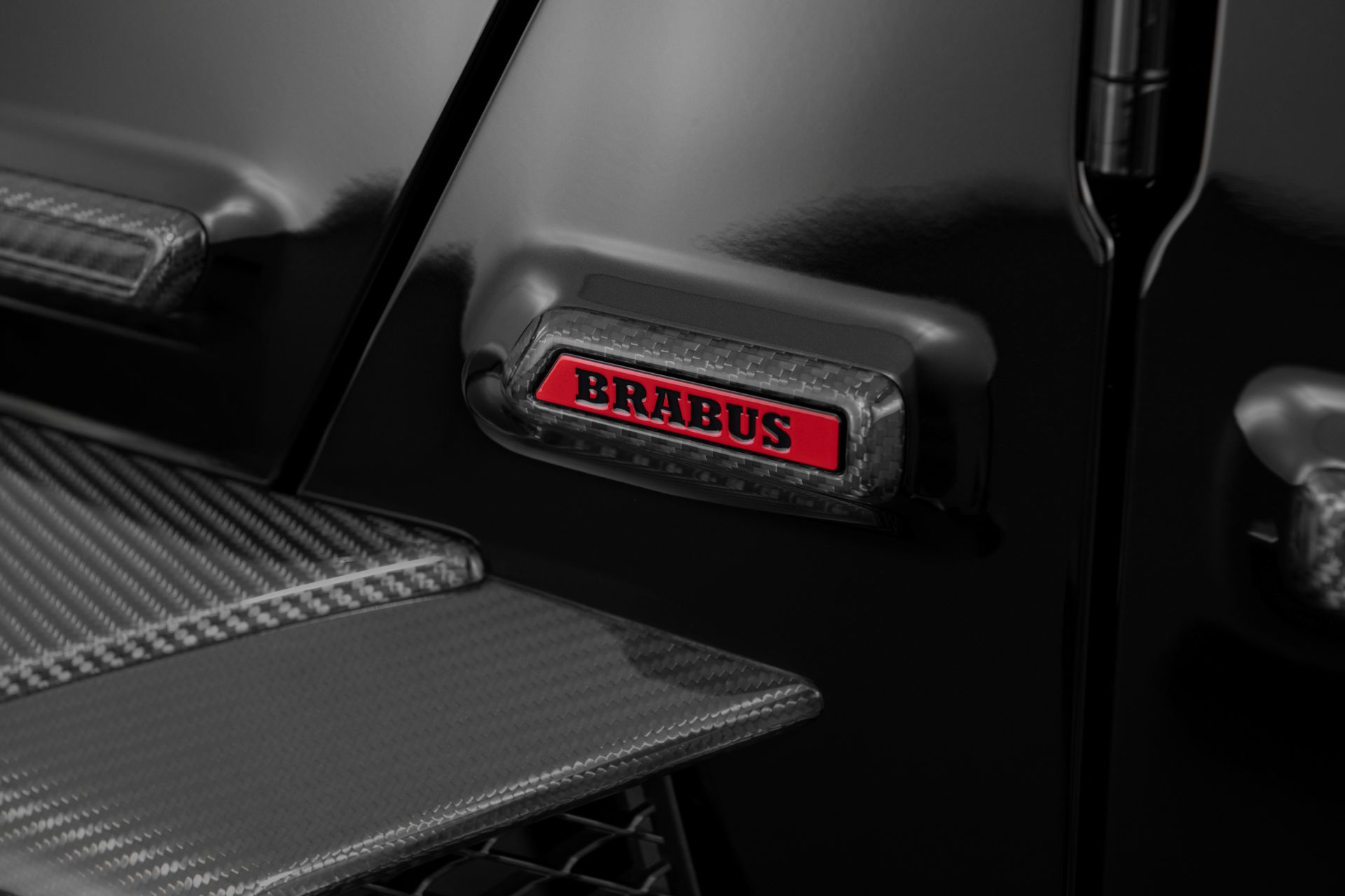 BRABUS 900 ROCKET EDITION black W465 Studio 10