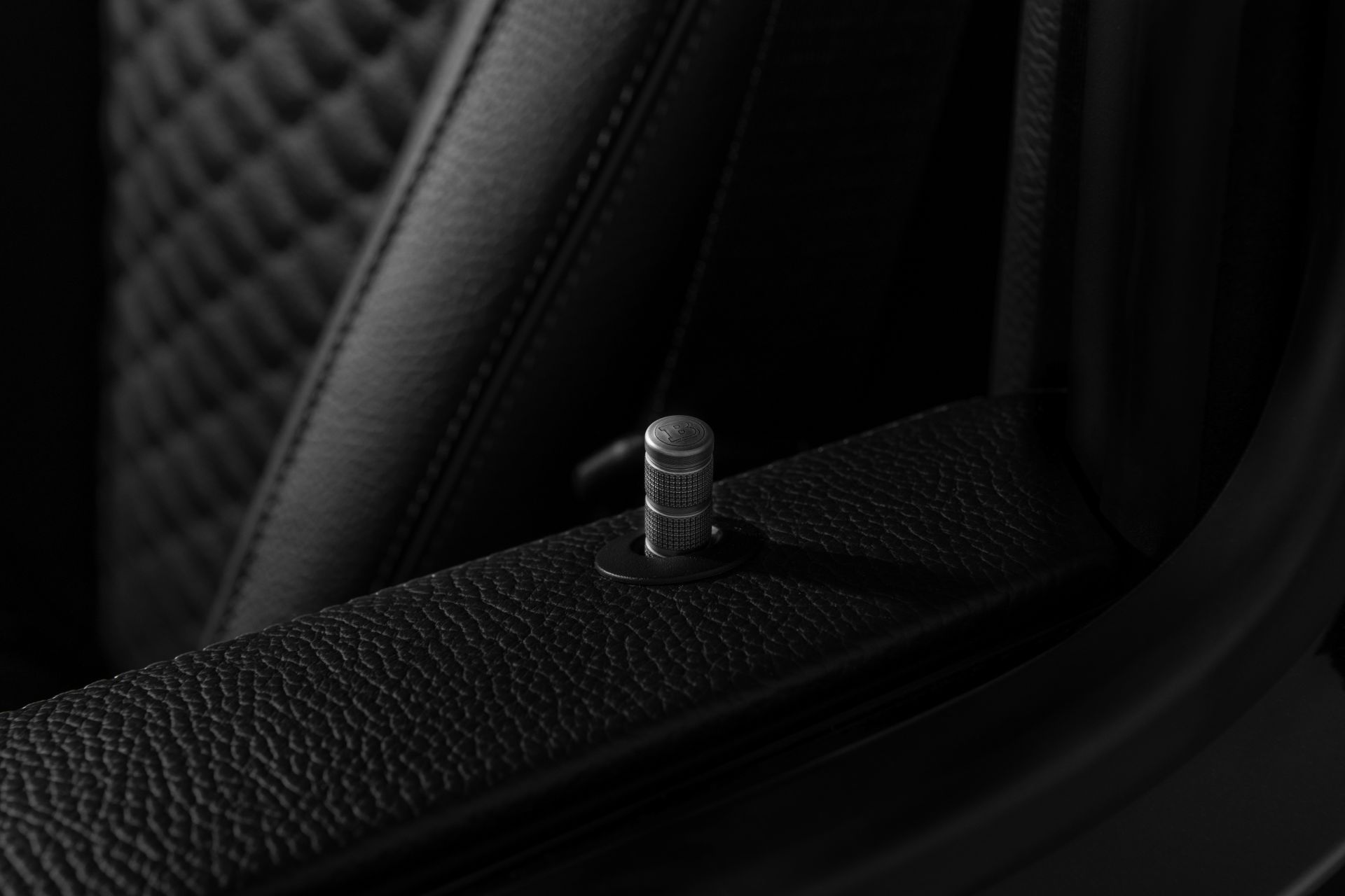 BRABUS 900 ROCKET EDITION black W465 Studio 23