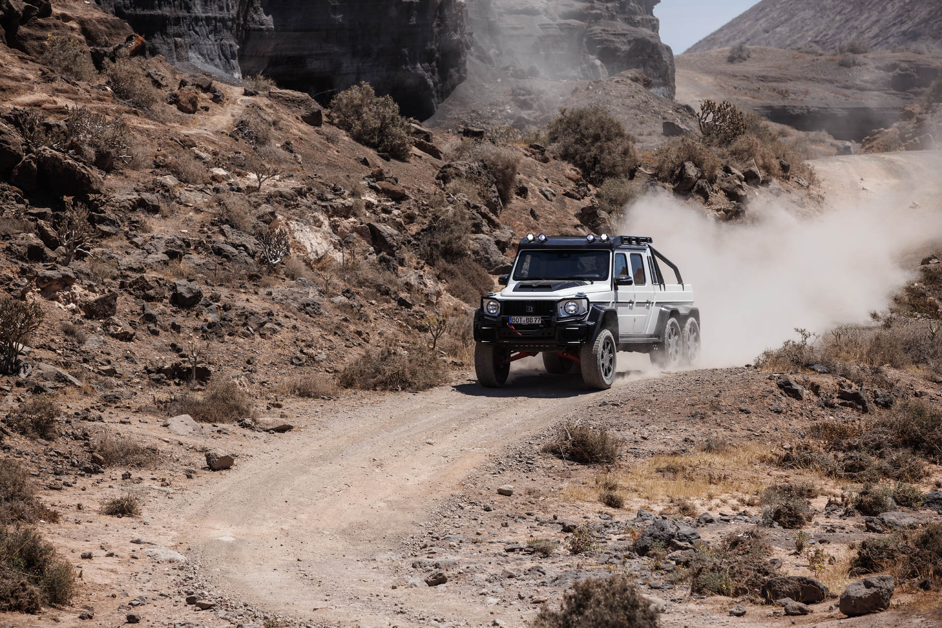 BRABUS XLP 800 6x6 Adventure-M-AMG G 63 Outdoor 13