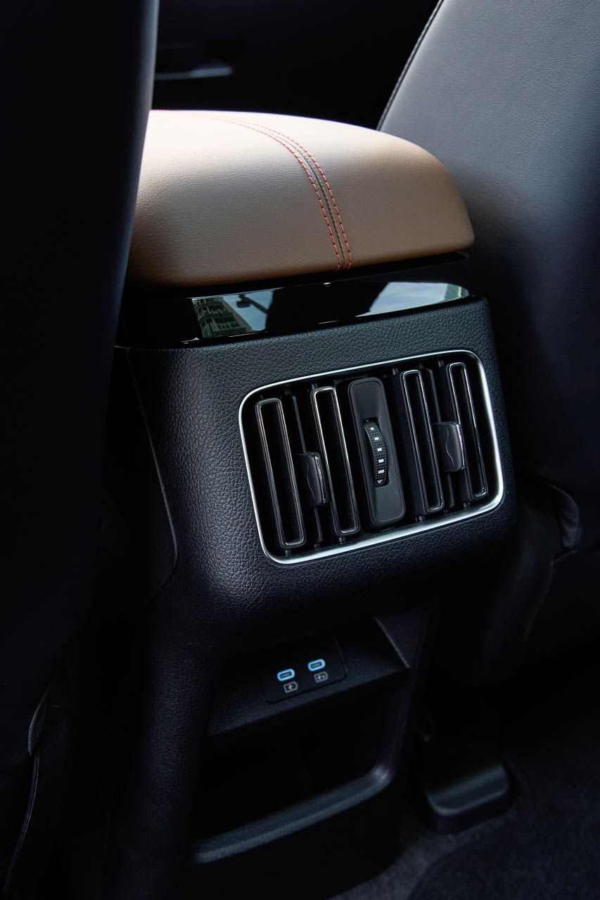 BYD SEAL U DM-I  INTERIOR 022
