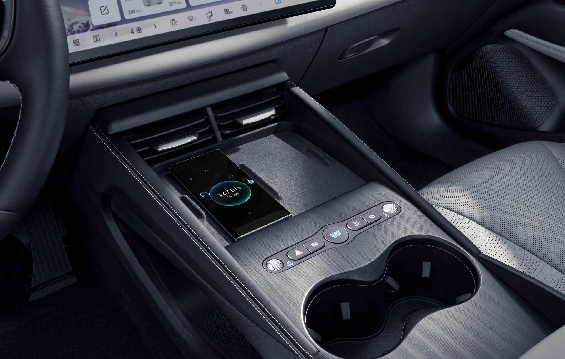 11 SEAL 6-DM-i LHD Interior wireless charge download JPG 5000PX RGB