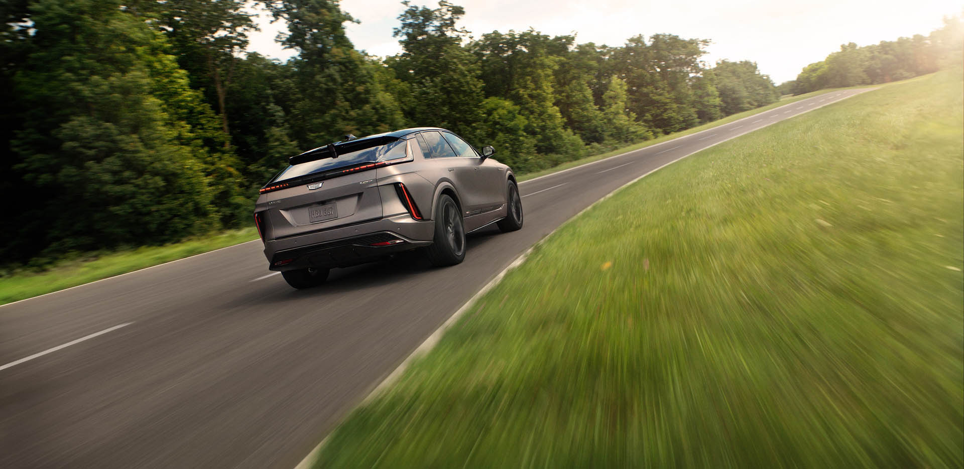 2026-cadillac-lyriq-v-015