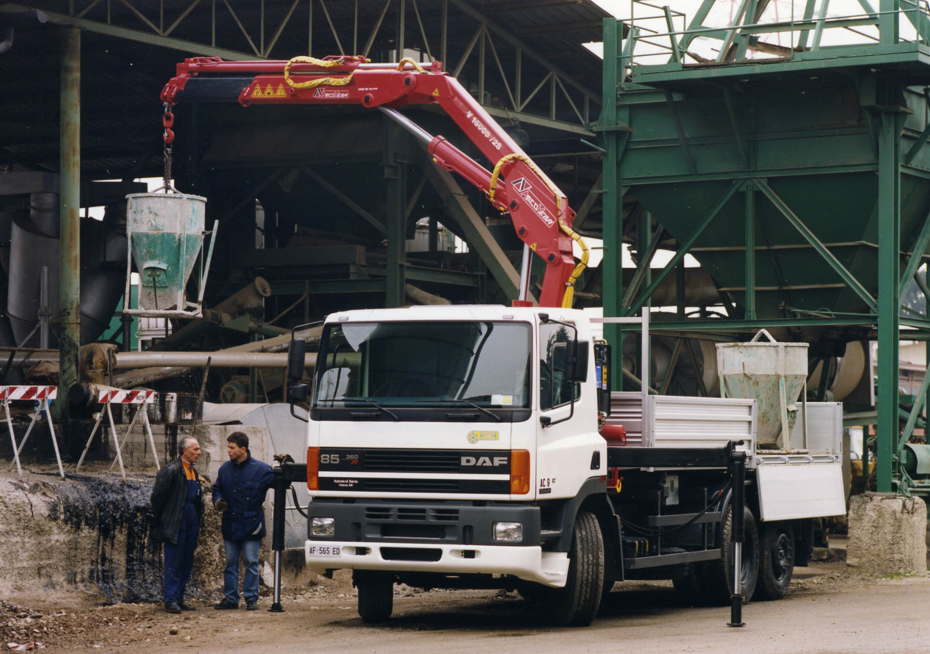 17. DAF 85 1992