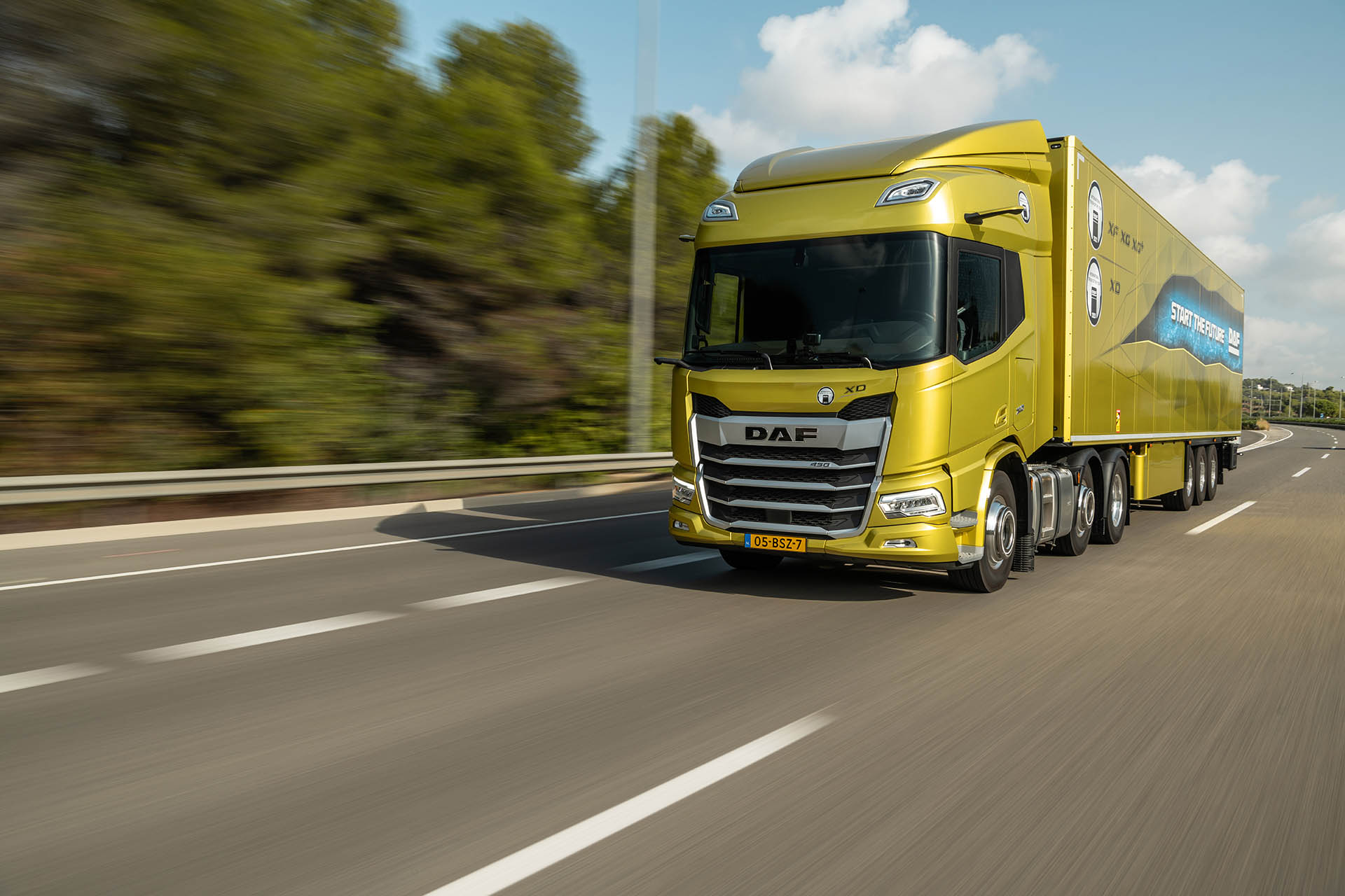 DAF-XD-with-new-steered-pusher-axle