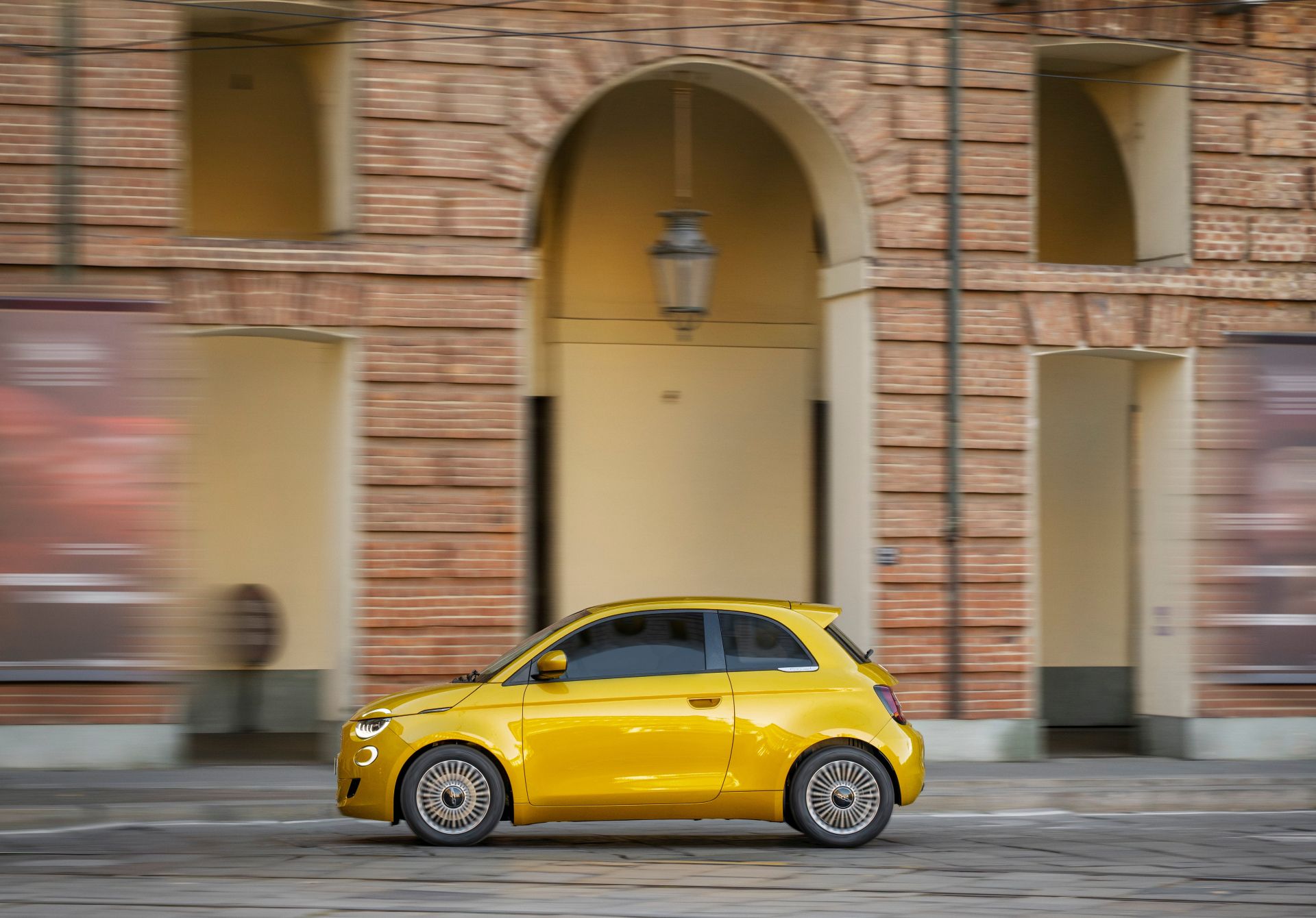 Fiat 500 Hybrid 02
