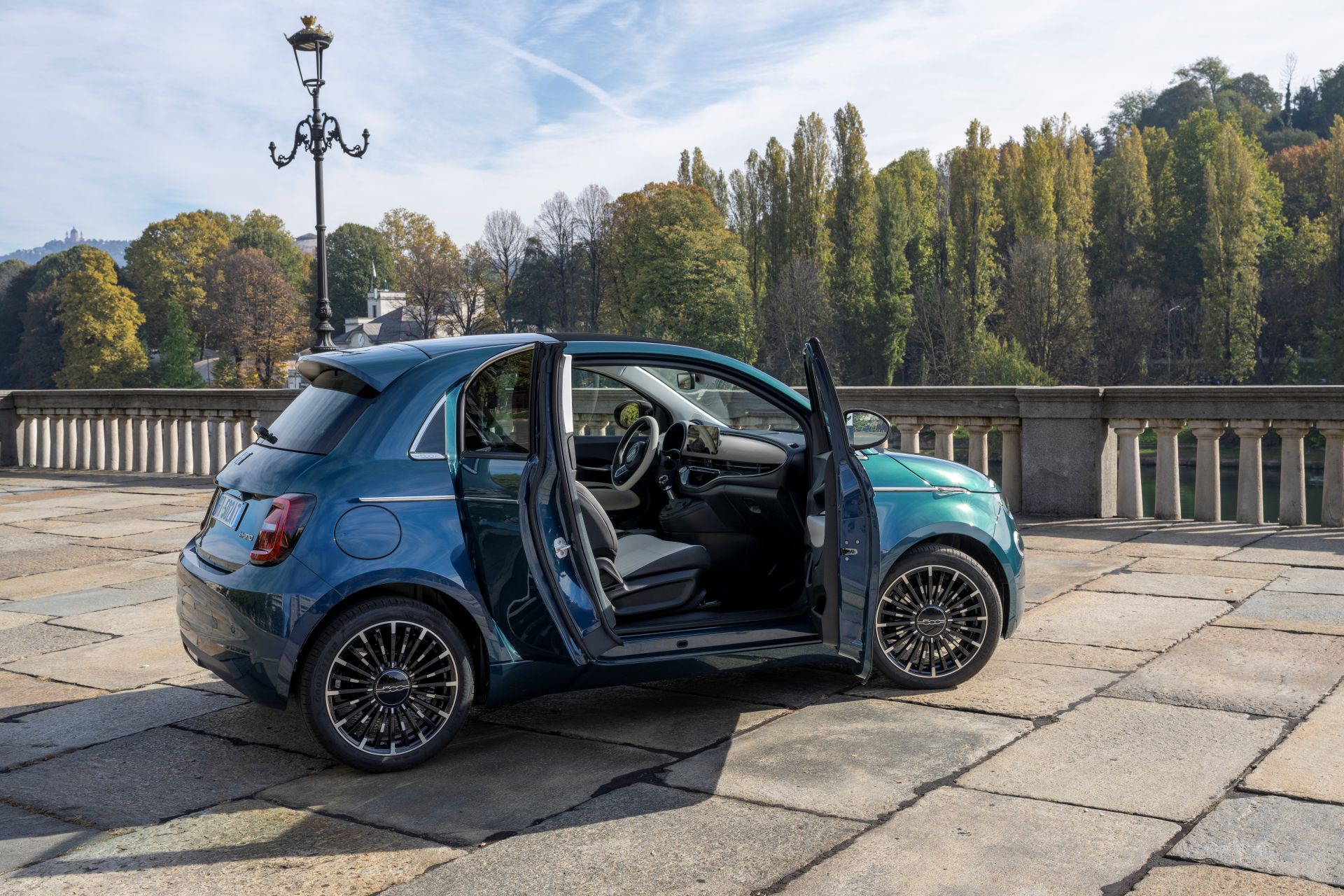 Fiat 500 Hybrid 04