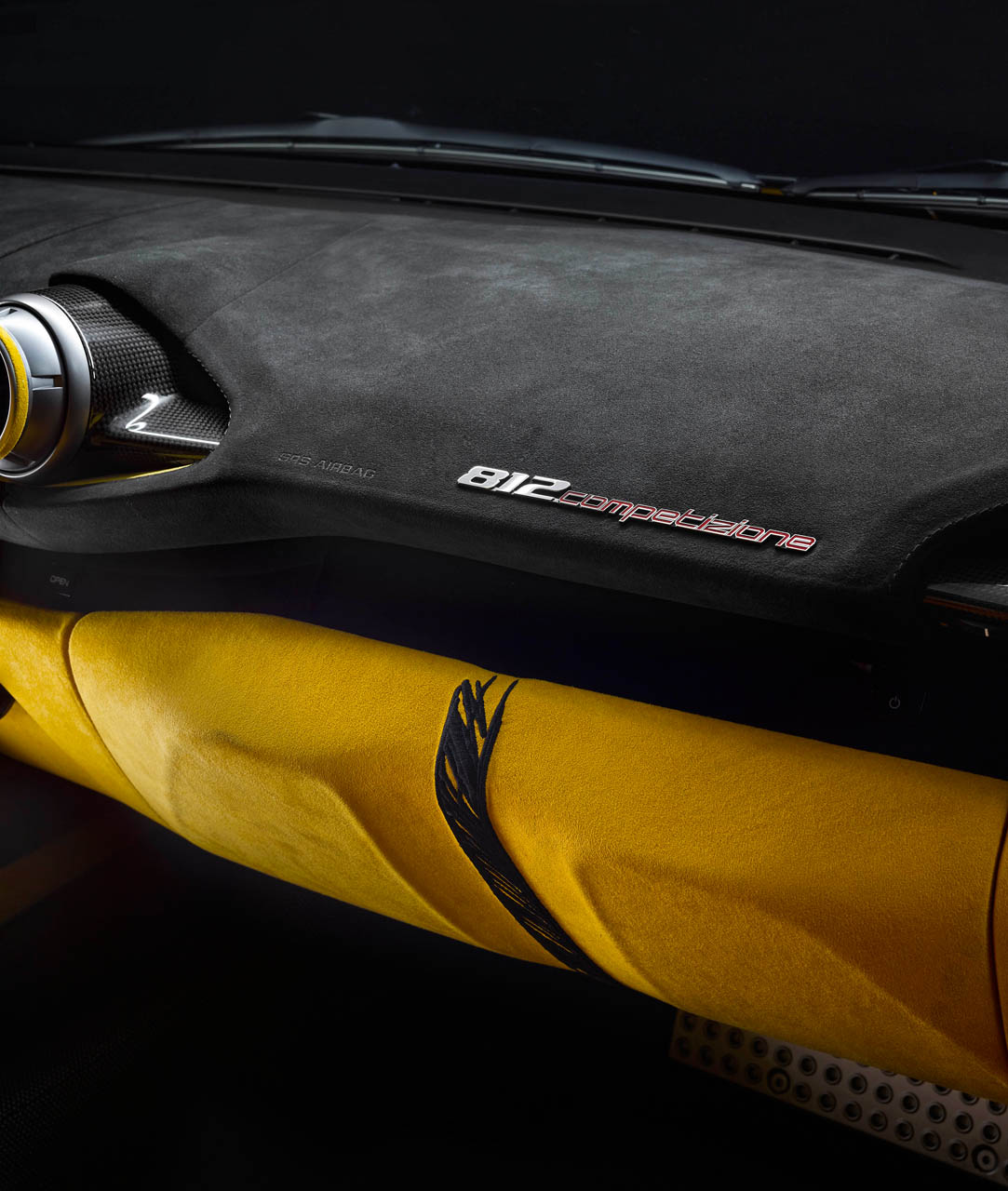 Ferrari 812 Competizione Tailor Made 08
